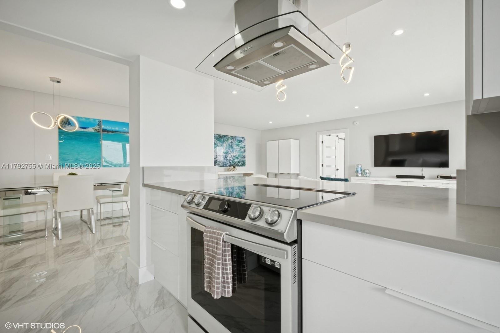 2701 N Ocean Blvd # 17E