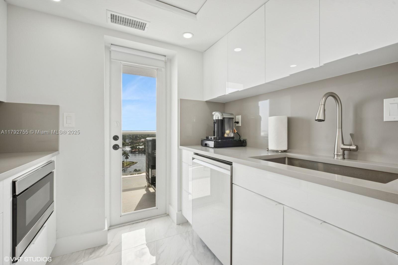 2701 N Ocean Blvd # 17E