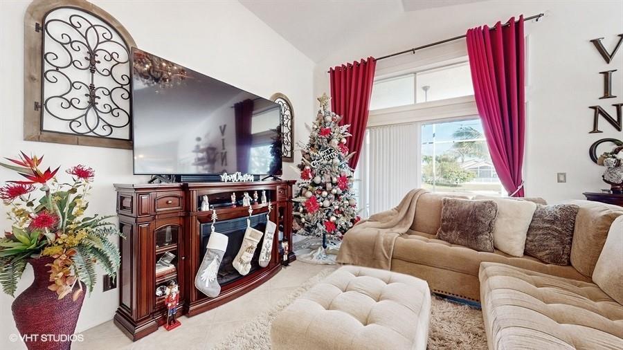 3552 Miramontes Cir