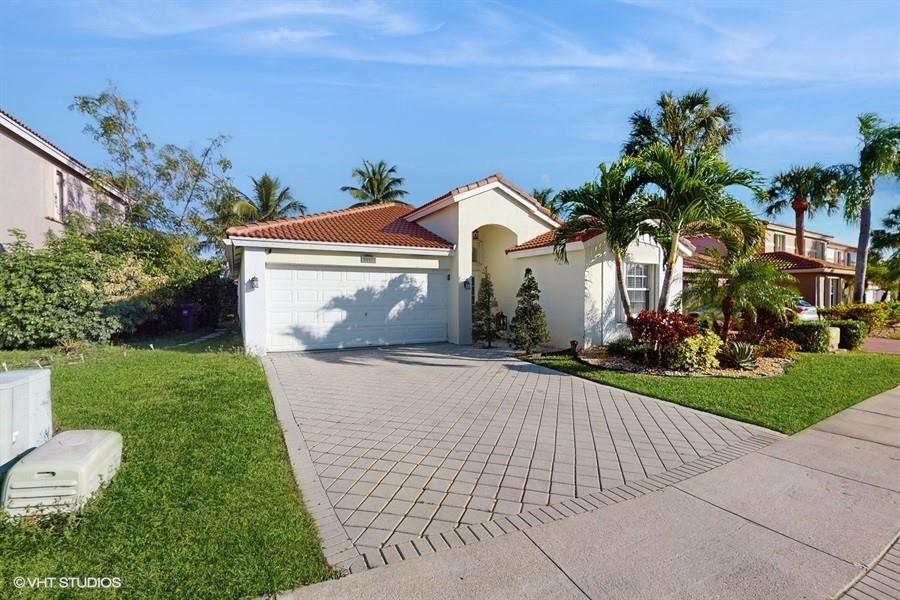 3552 Miramontes Cir