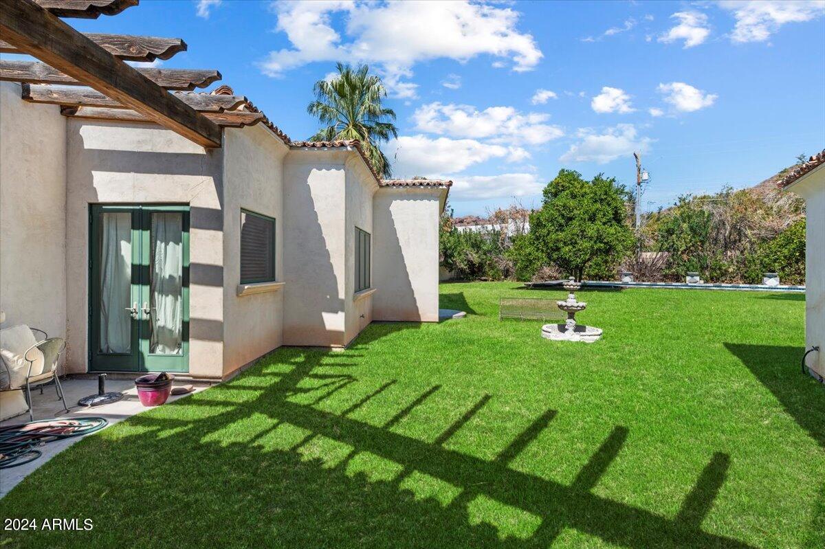 4634 E Calle Del Norte --