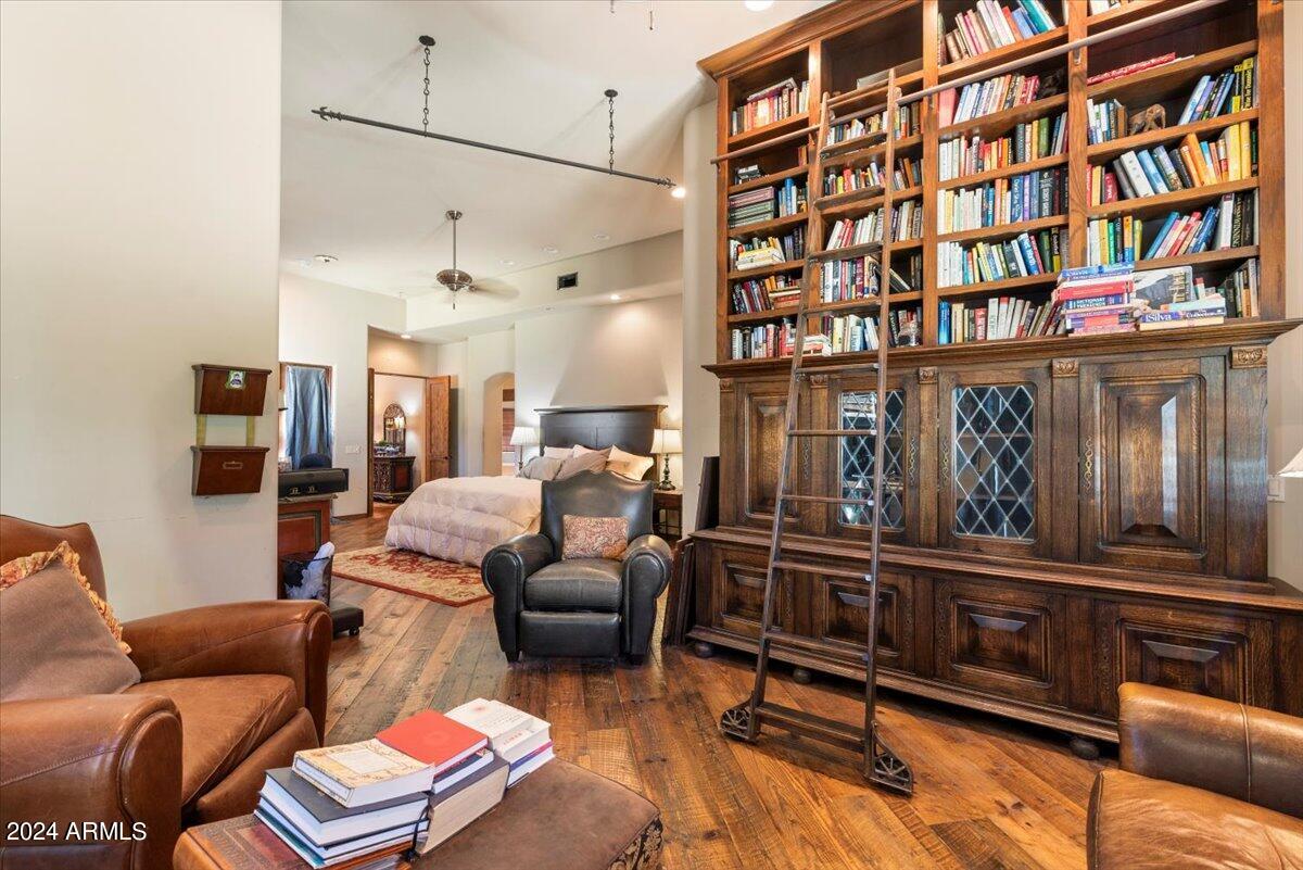 4634 E Calle Del Norte --