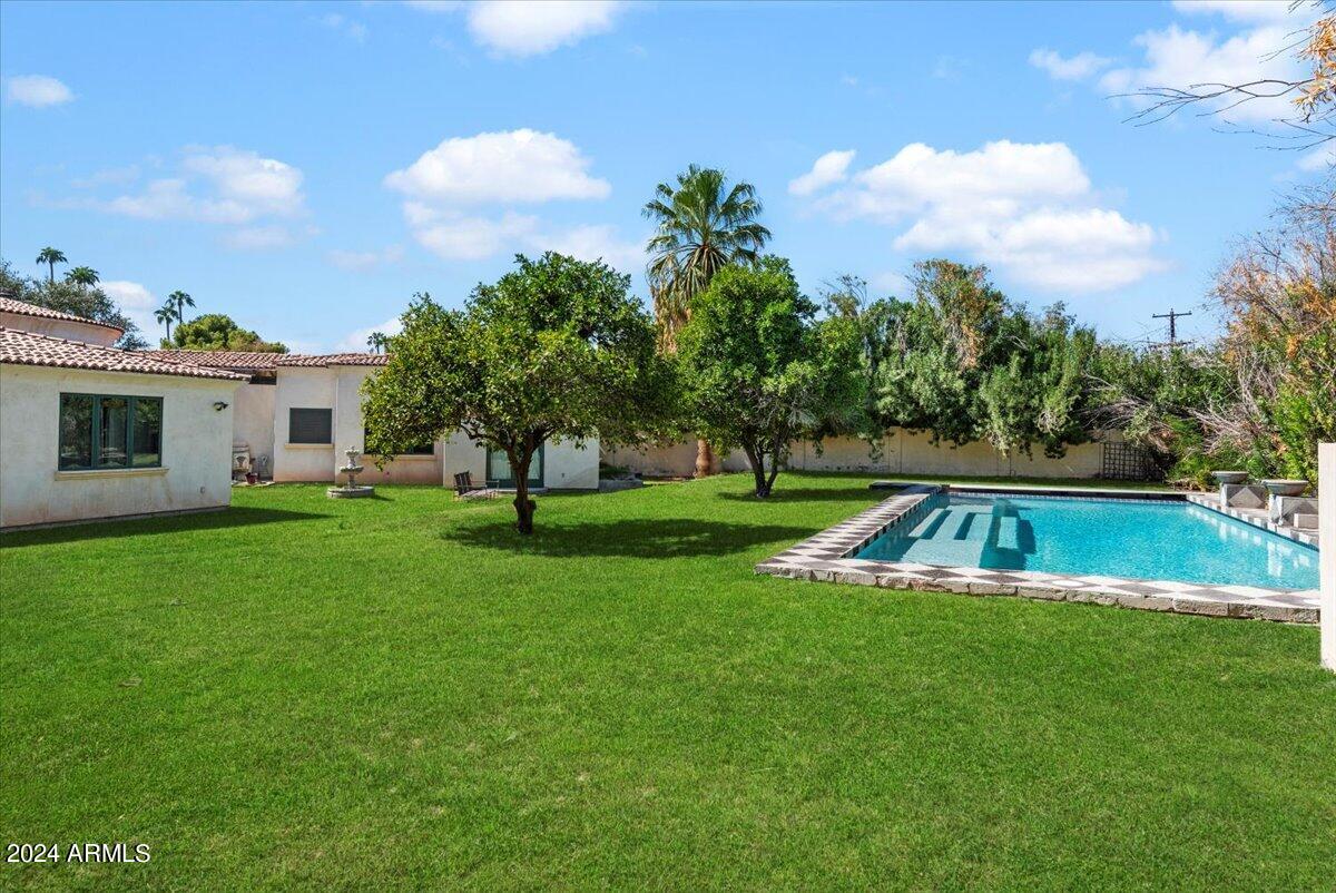 4634 E Calle Del Norte --