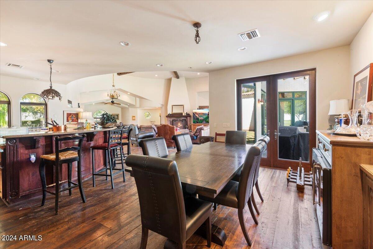 4634 E Calle Del Norte --