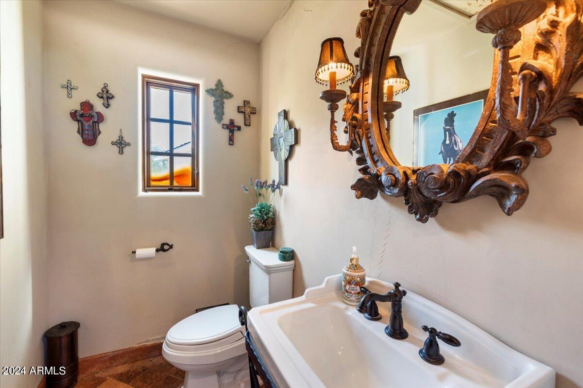 4634 E Calle Del Norte --