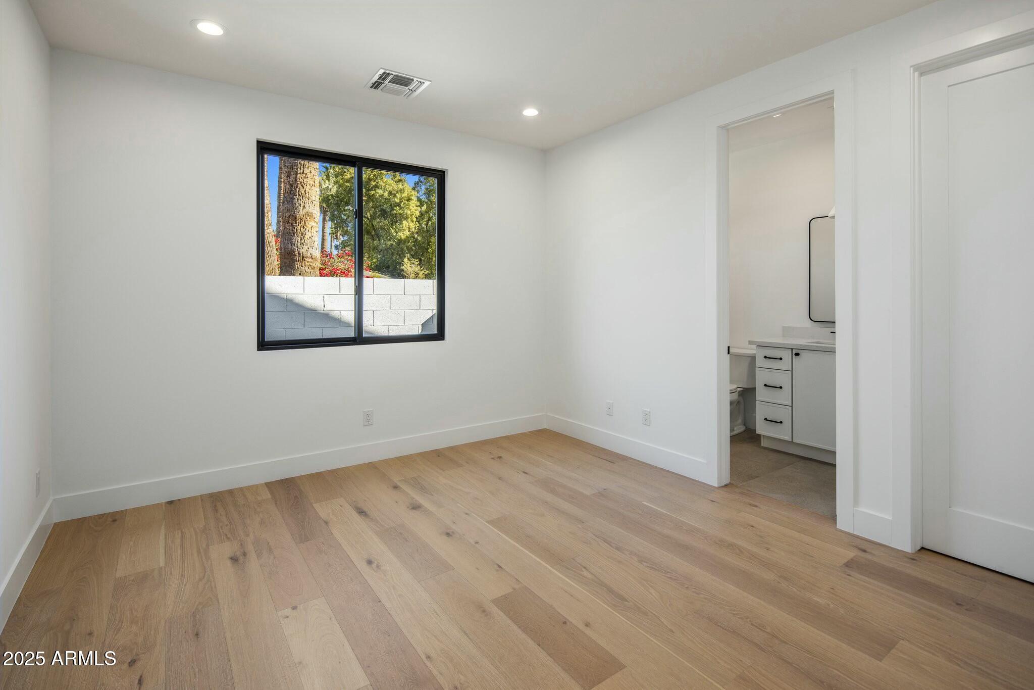 3610 N 40TH Place