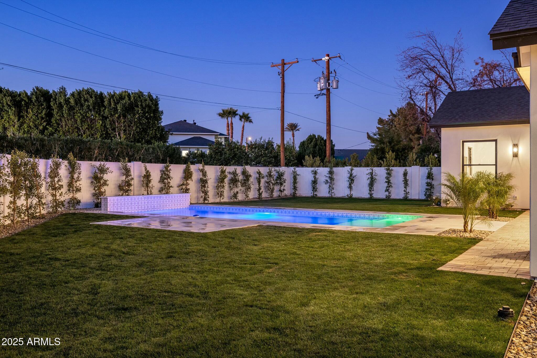 3610 N 40TH Place