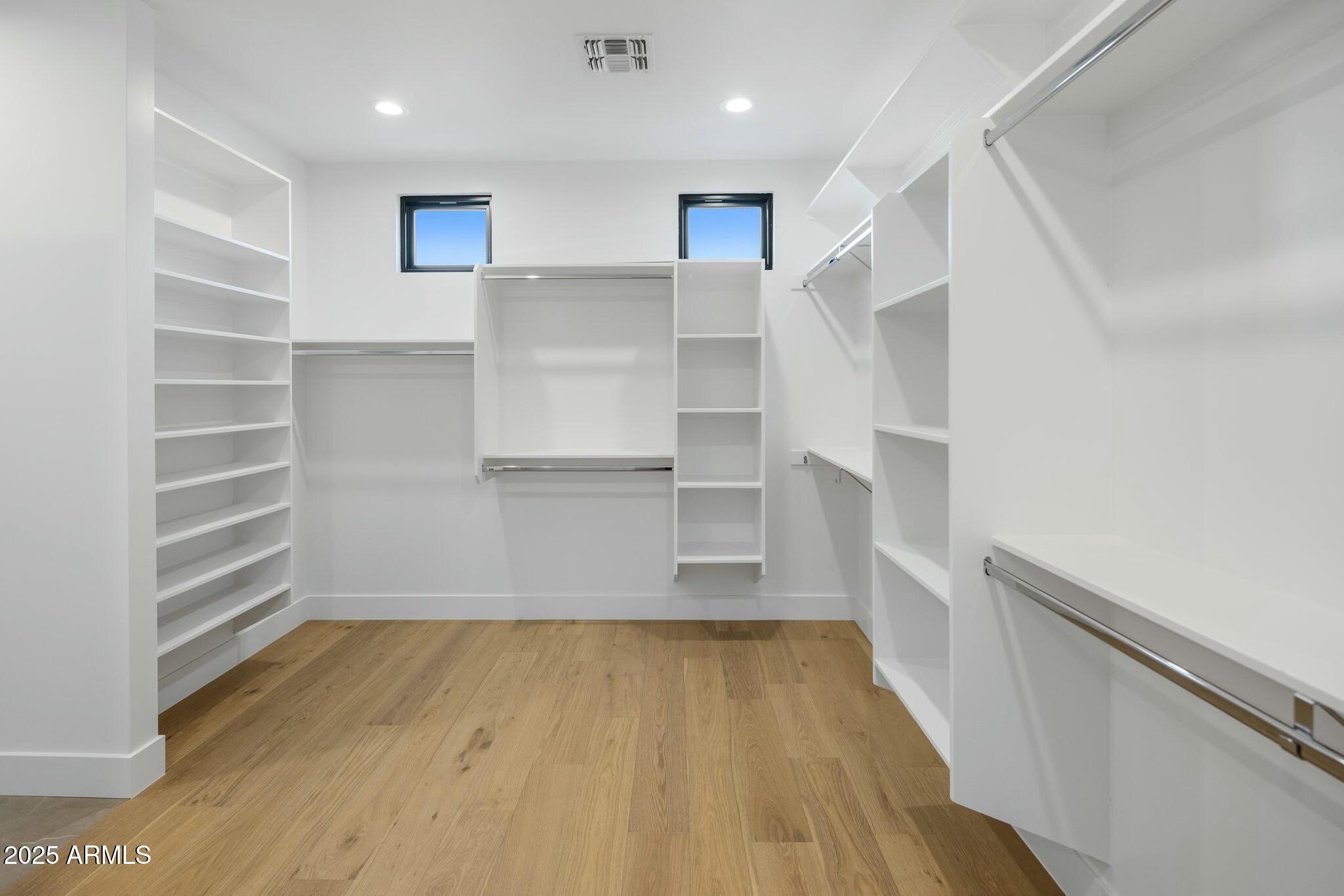 3610 N 40TH Place