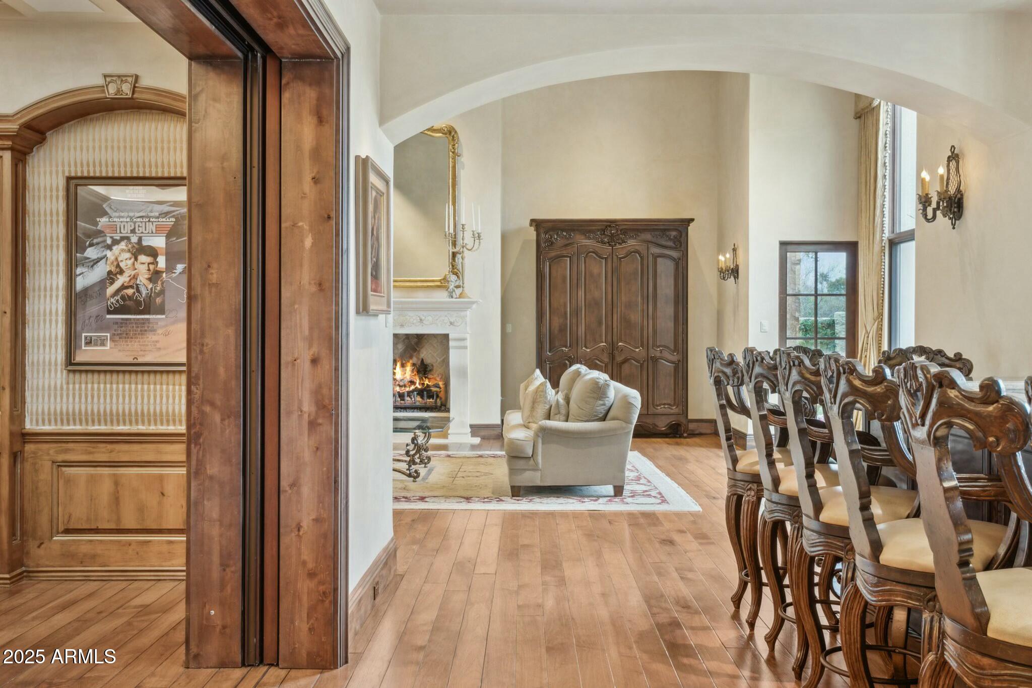 5902 E ARCADIA Lane