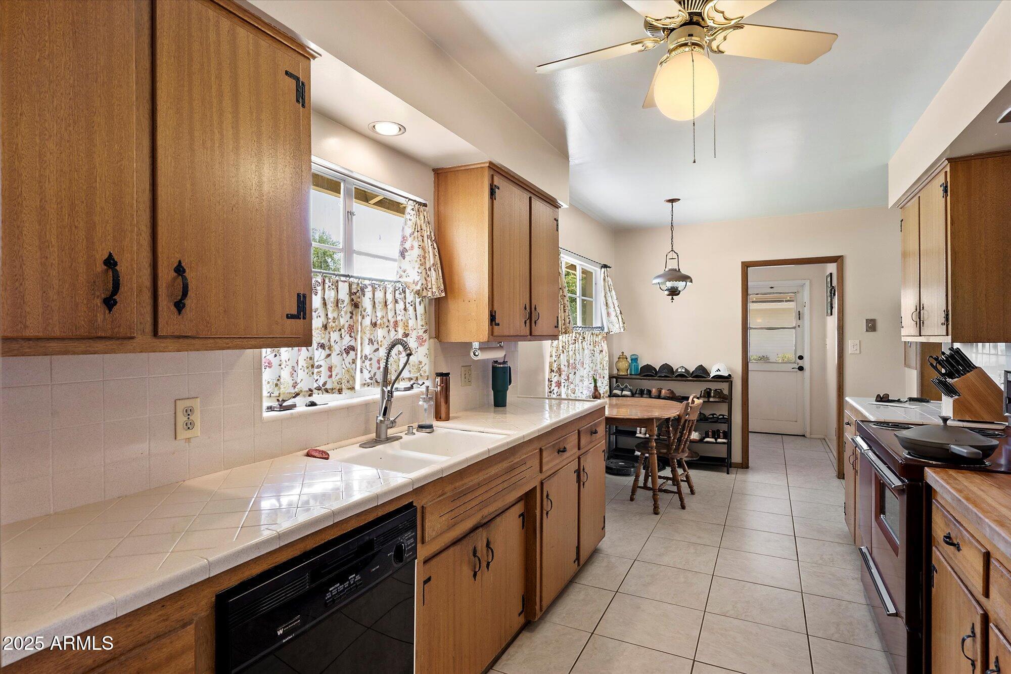 4510 E CALLE TUBERIA