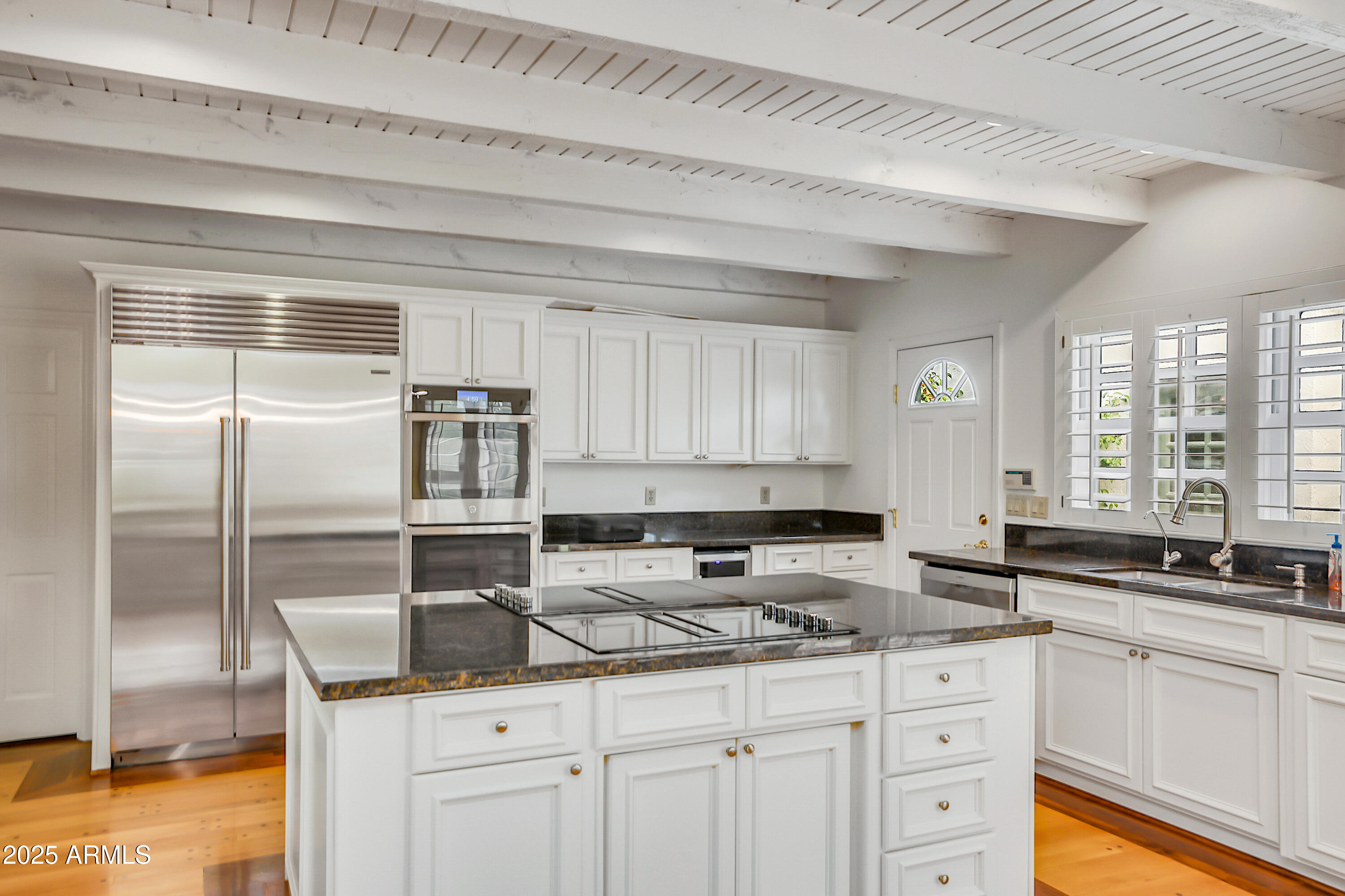 211 W KALER Drive