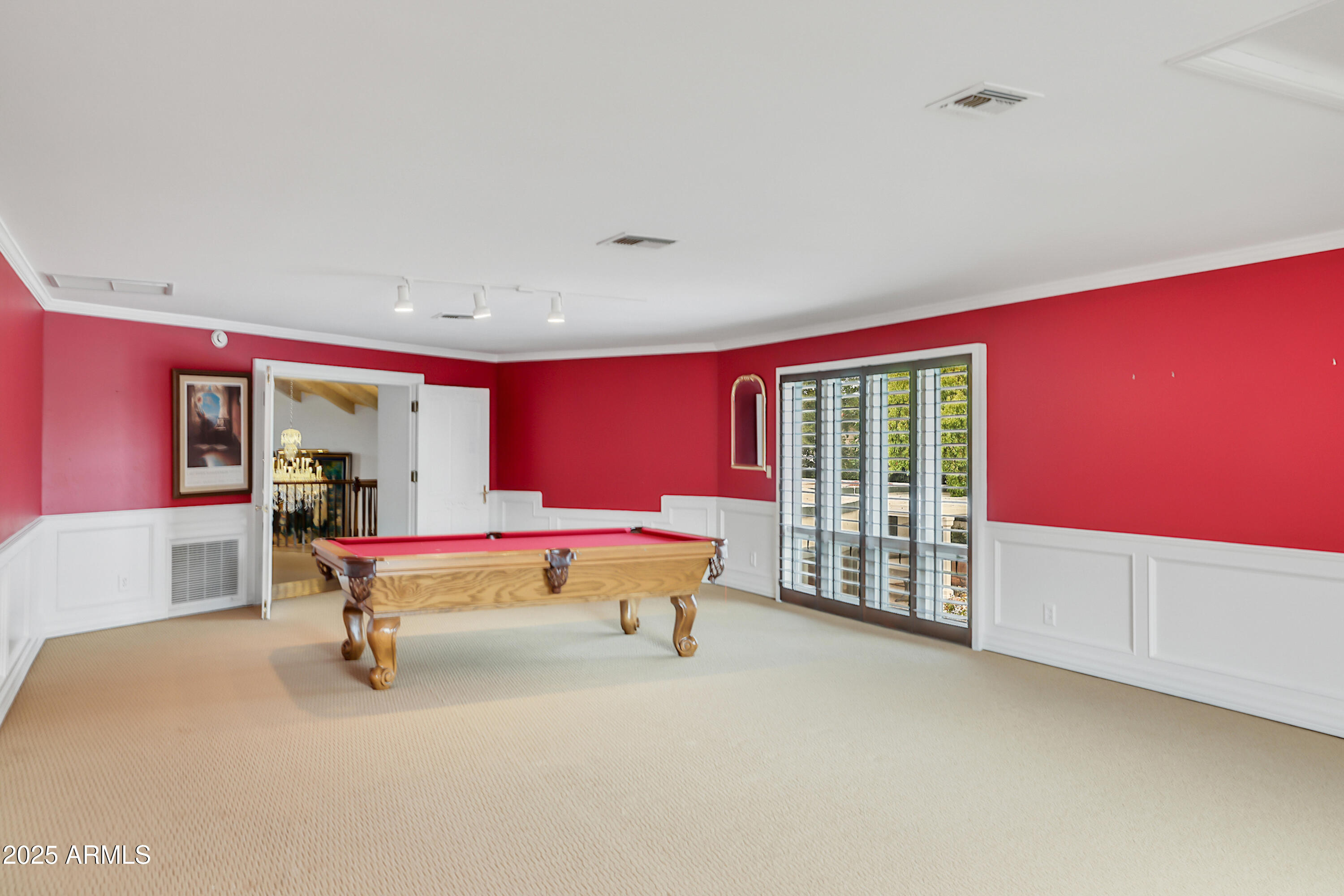 211 W KALER Drive