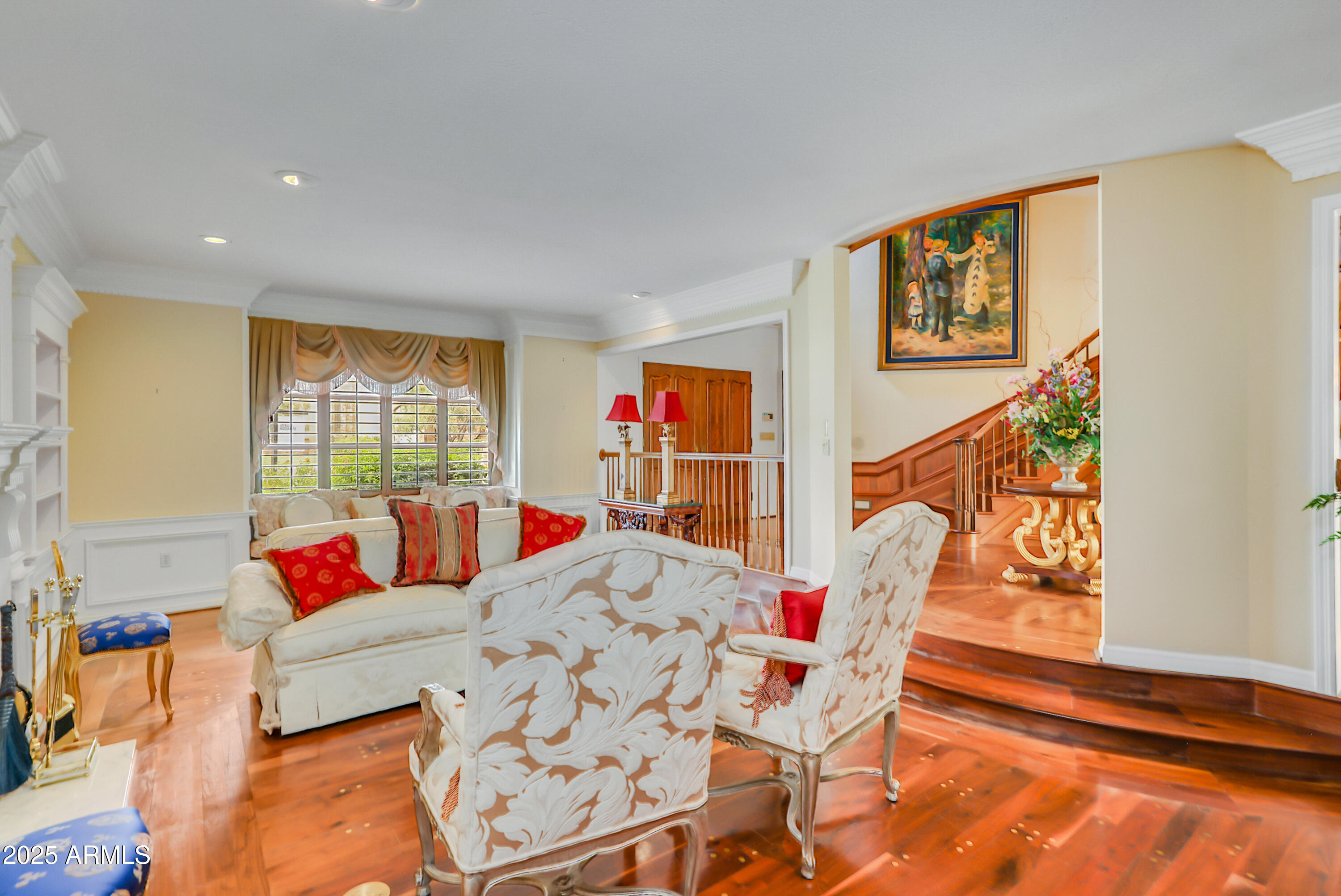 211 W KALER Drive