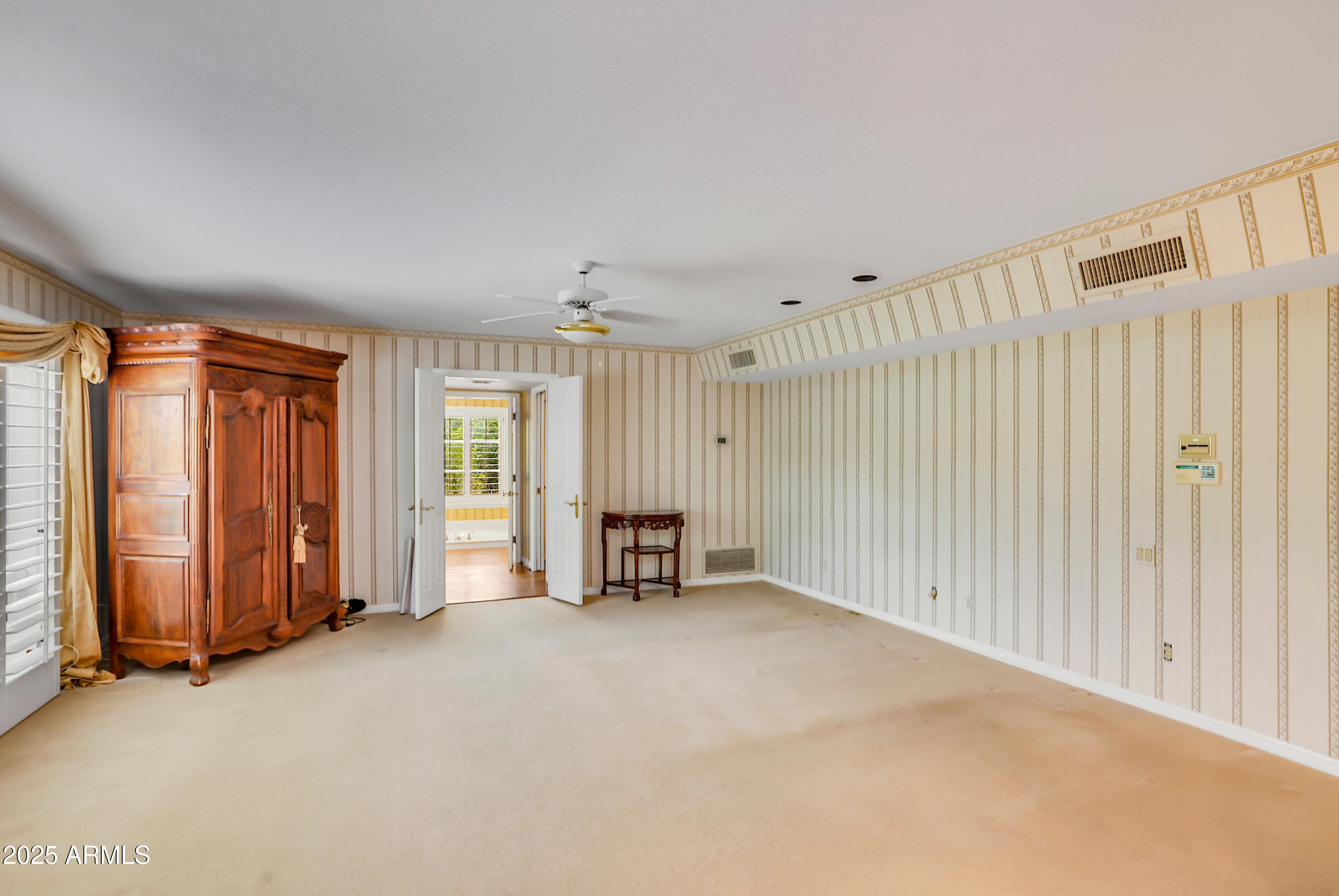 211 W KALER Drive