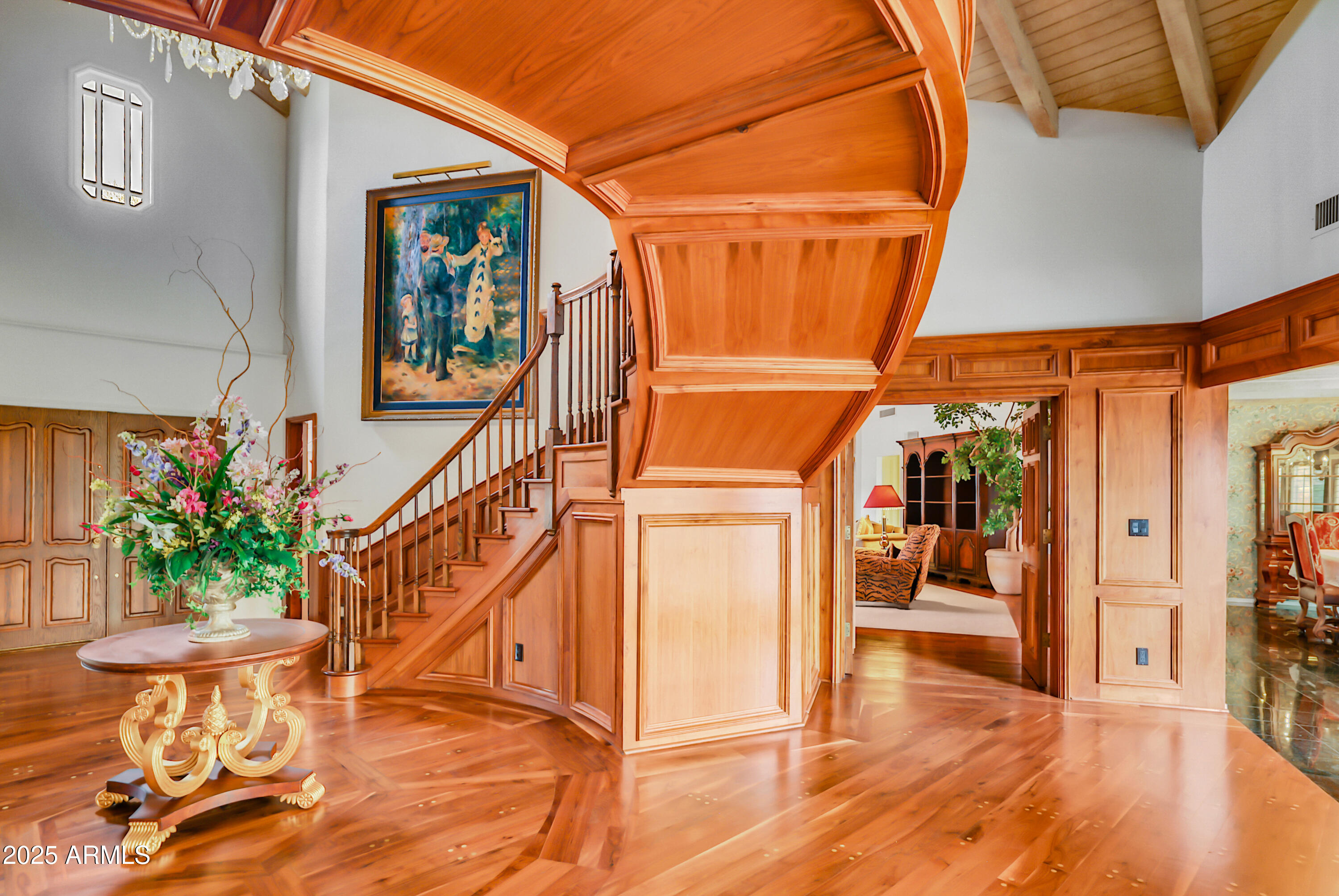 211 W KALER Drive