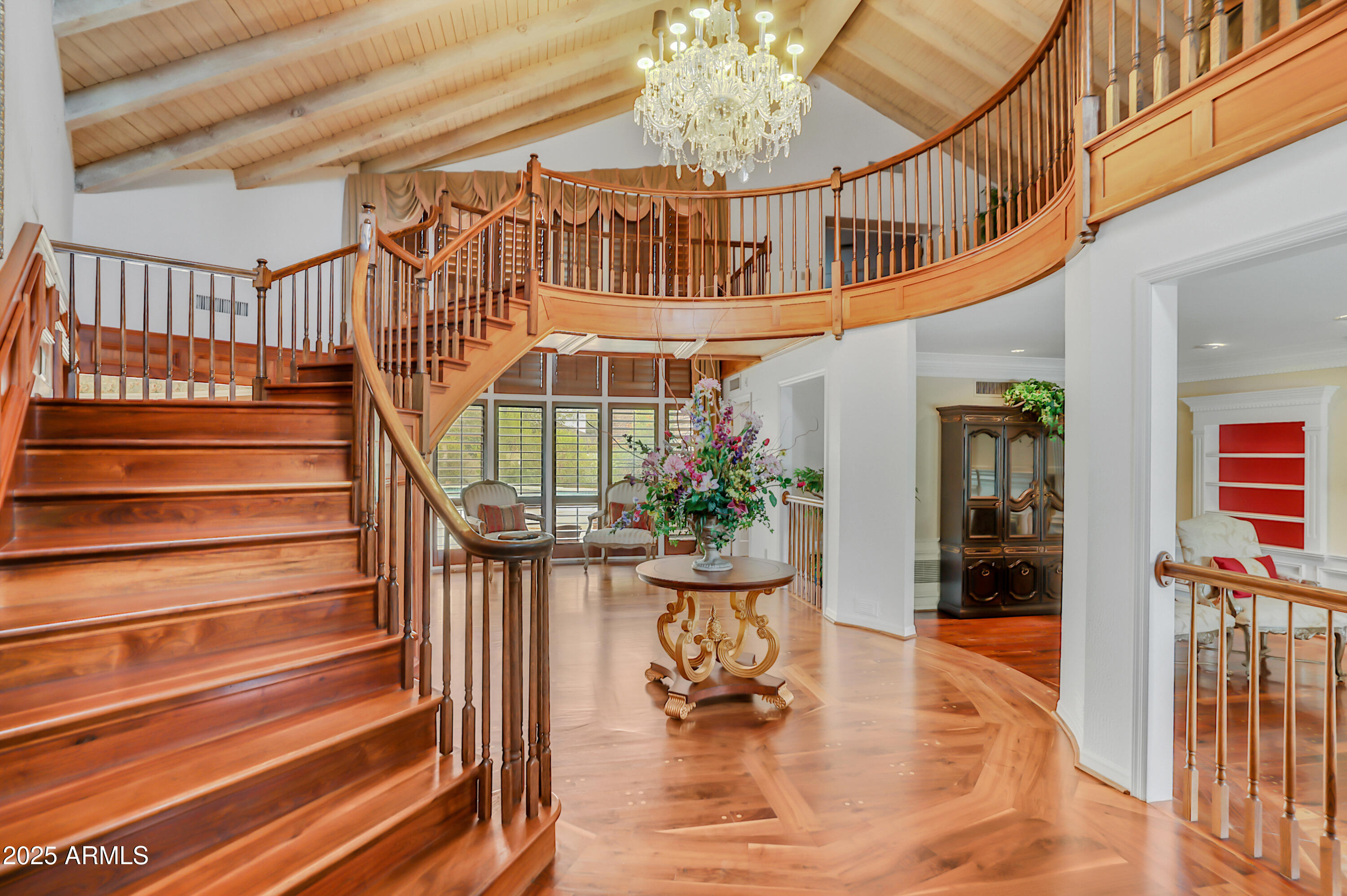 211 W KALER Drive