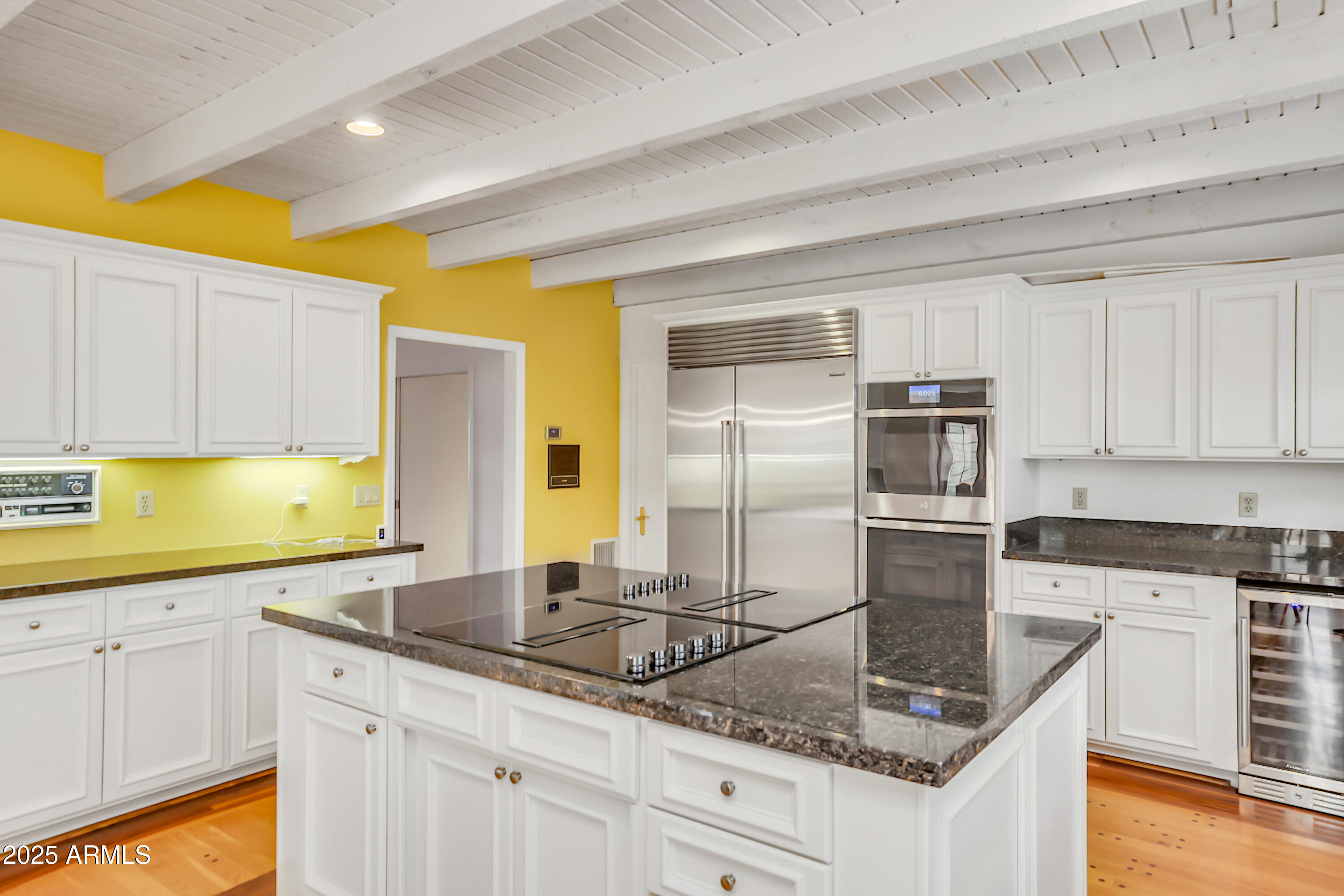 211 W KALER Drive