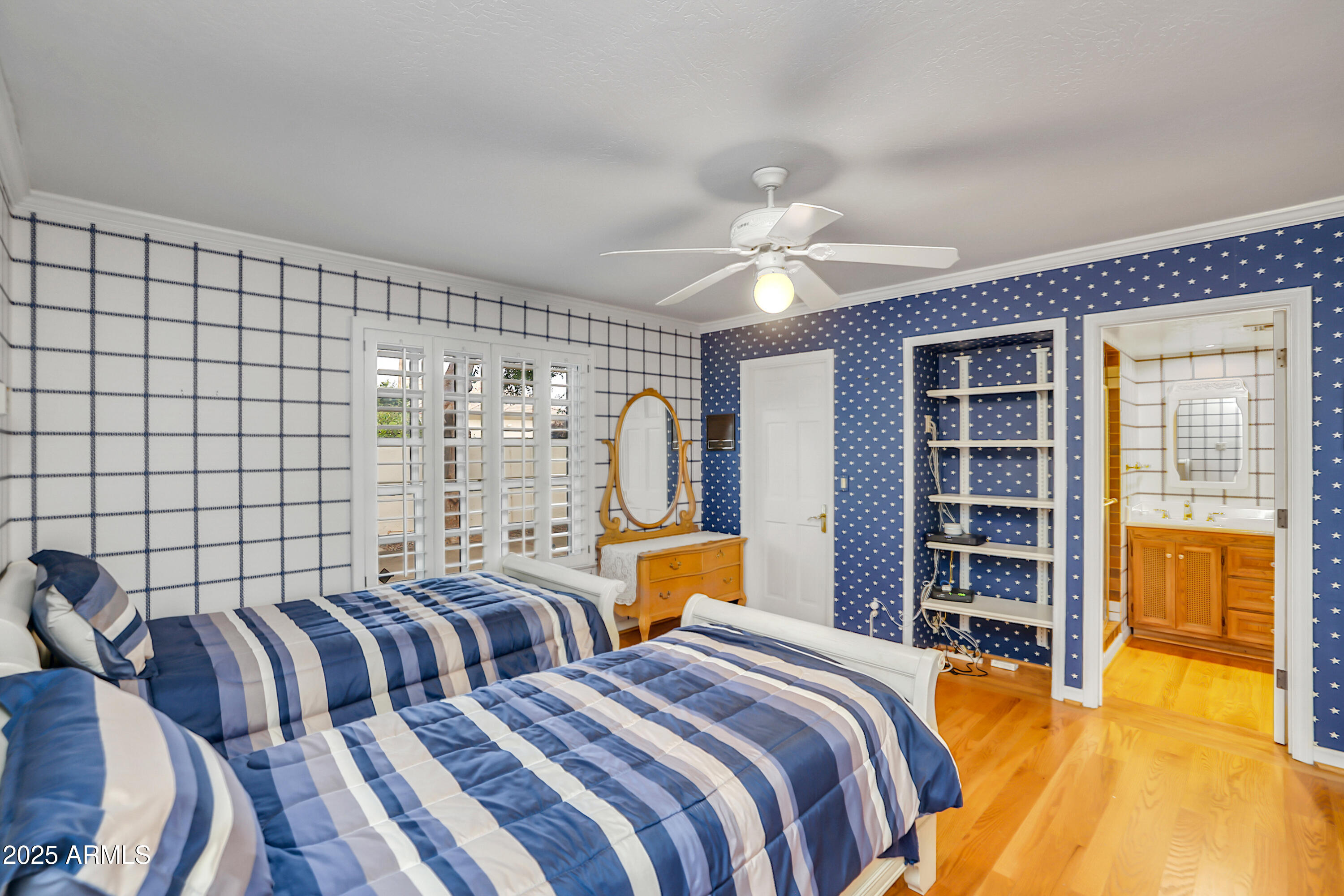 211 W KALER Drive