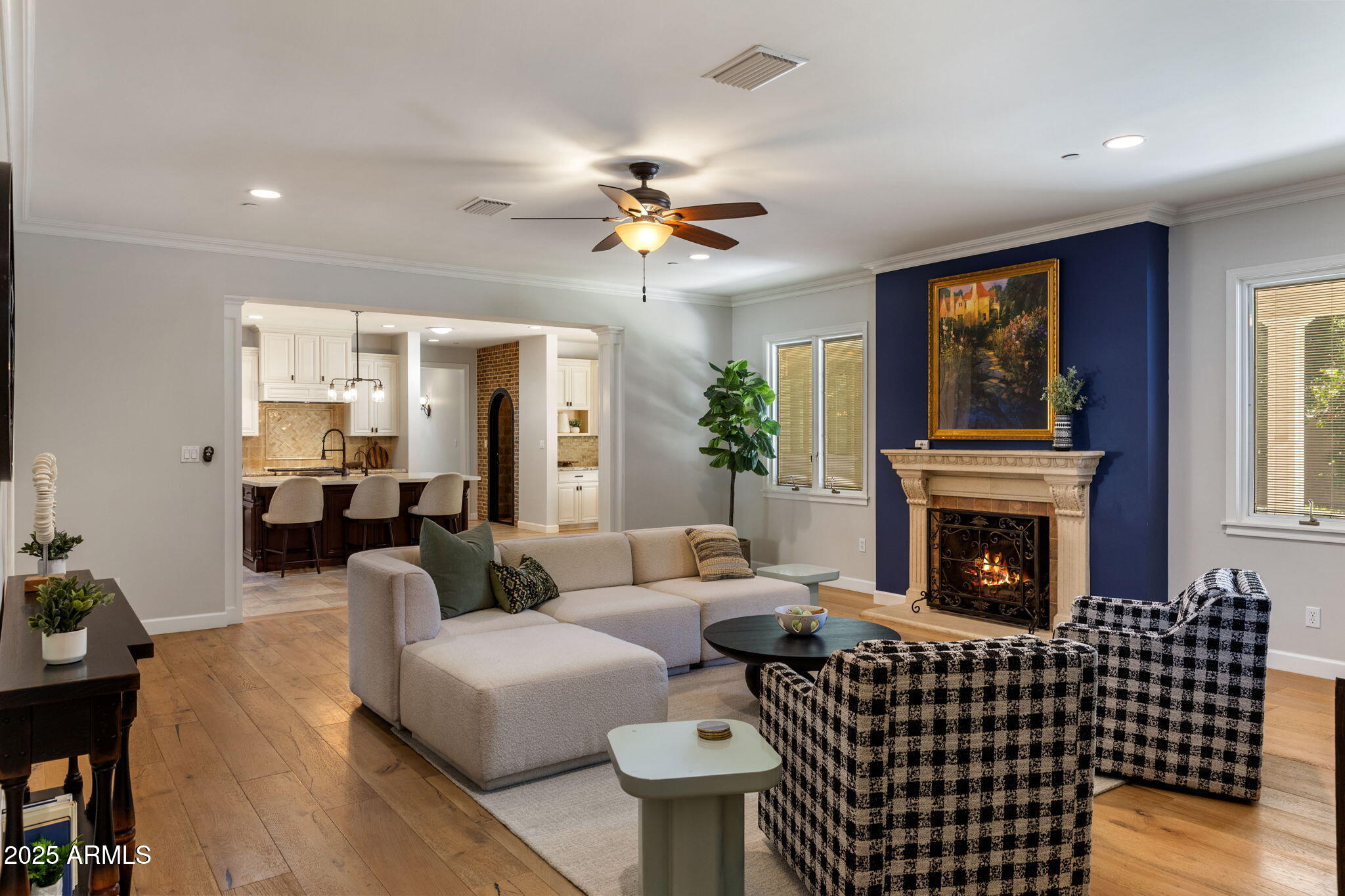 325 W PALO VERDE Drive