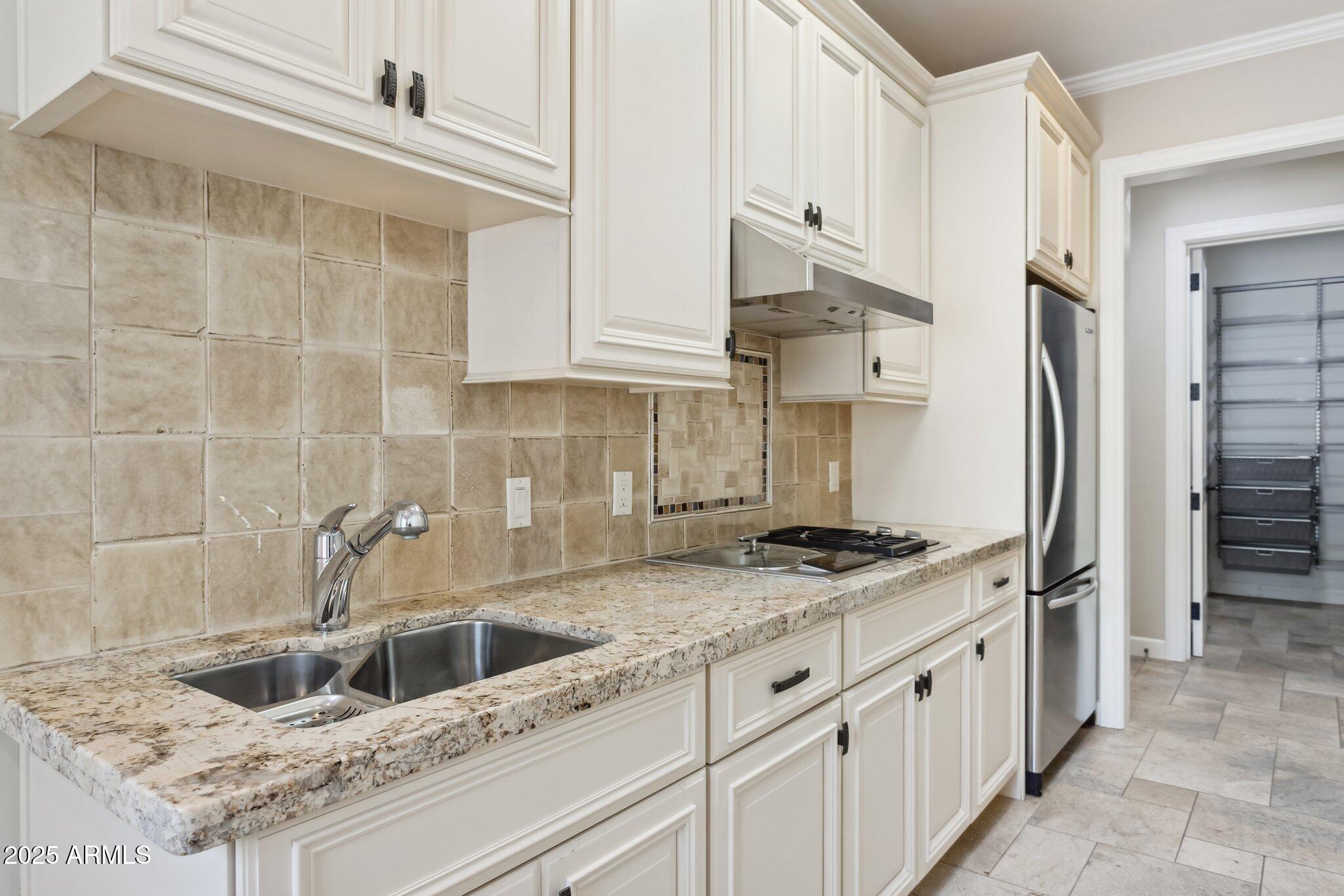 325 W PALO VERDE Drive