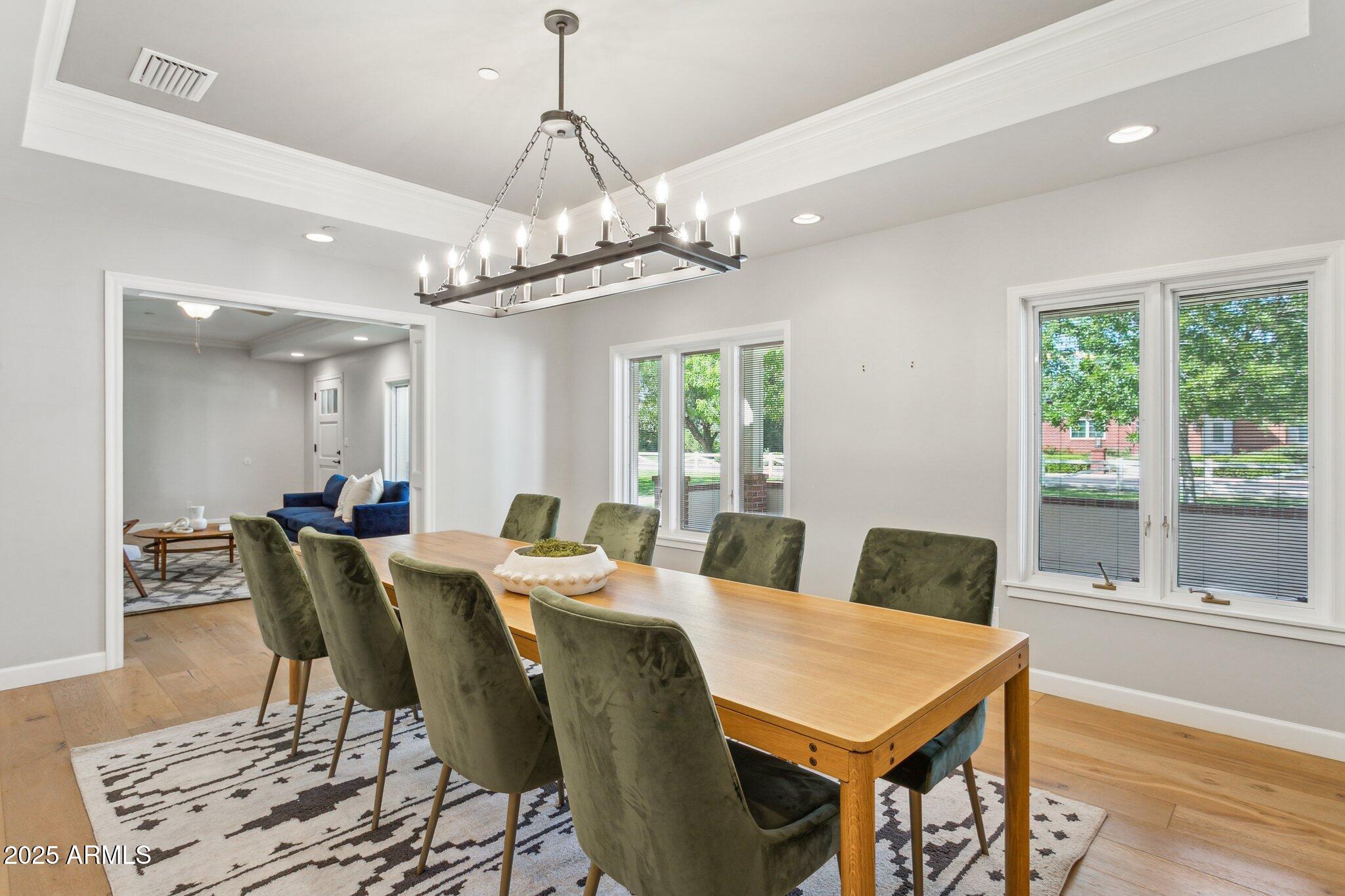 325 W PALO VERDE Drive