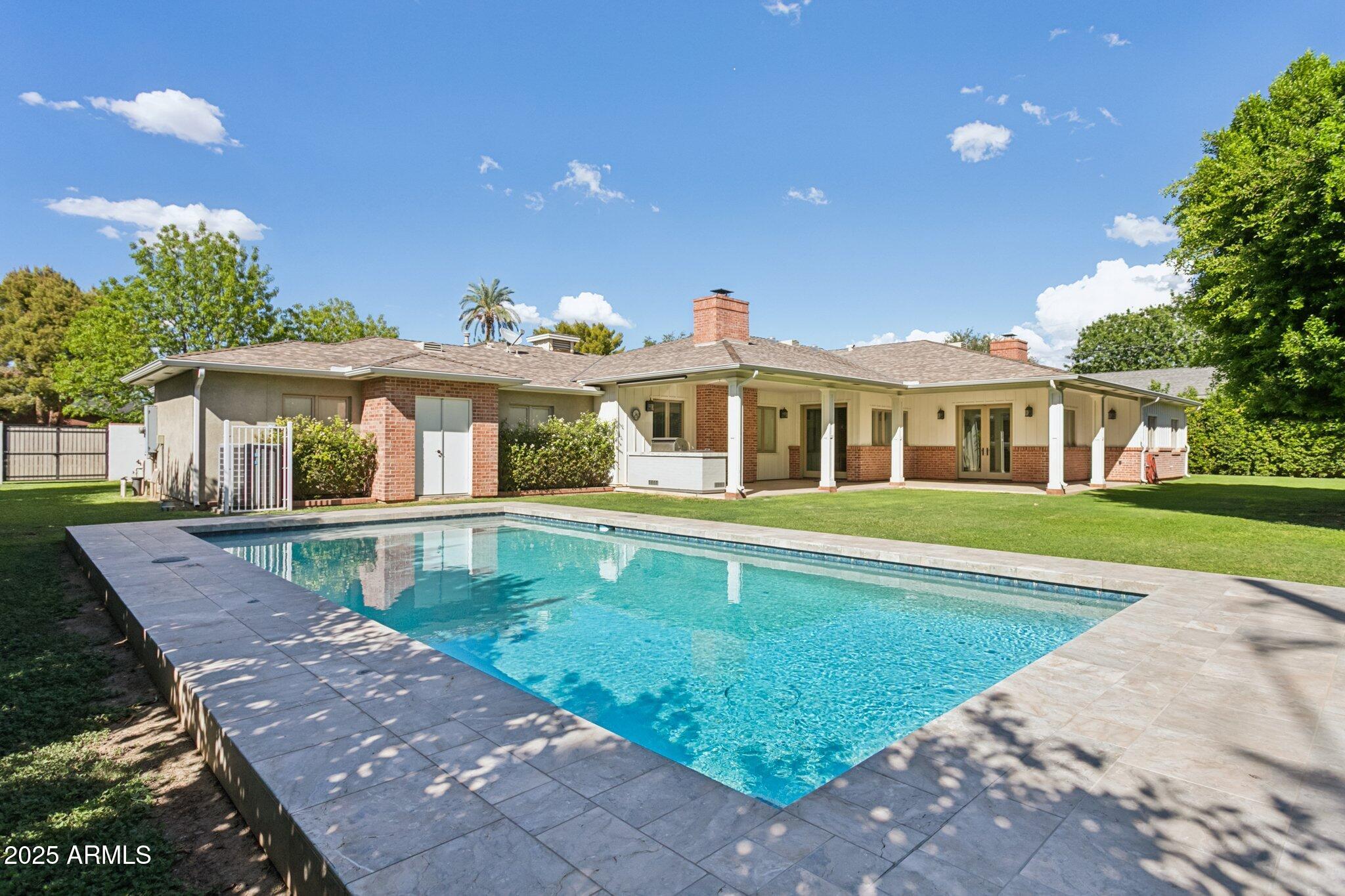 325 W PALO VERDE Drive