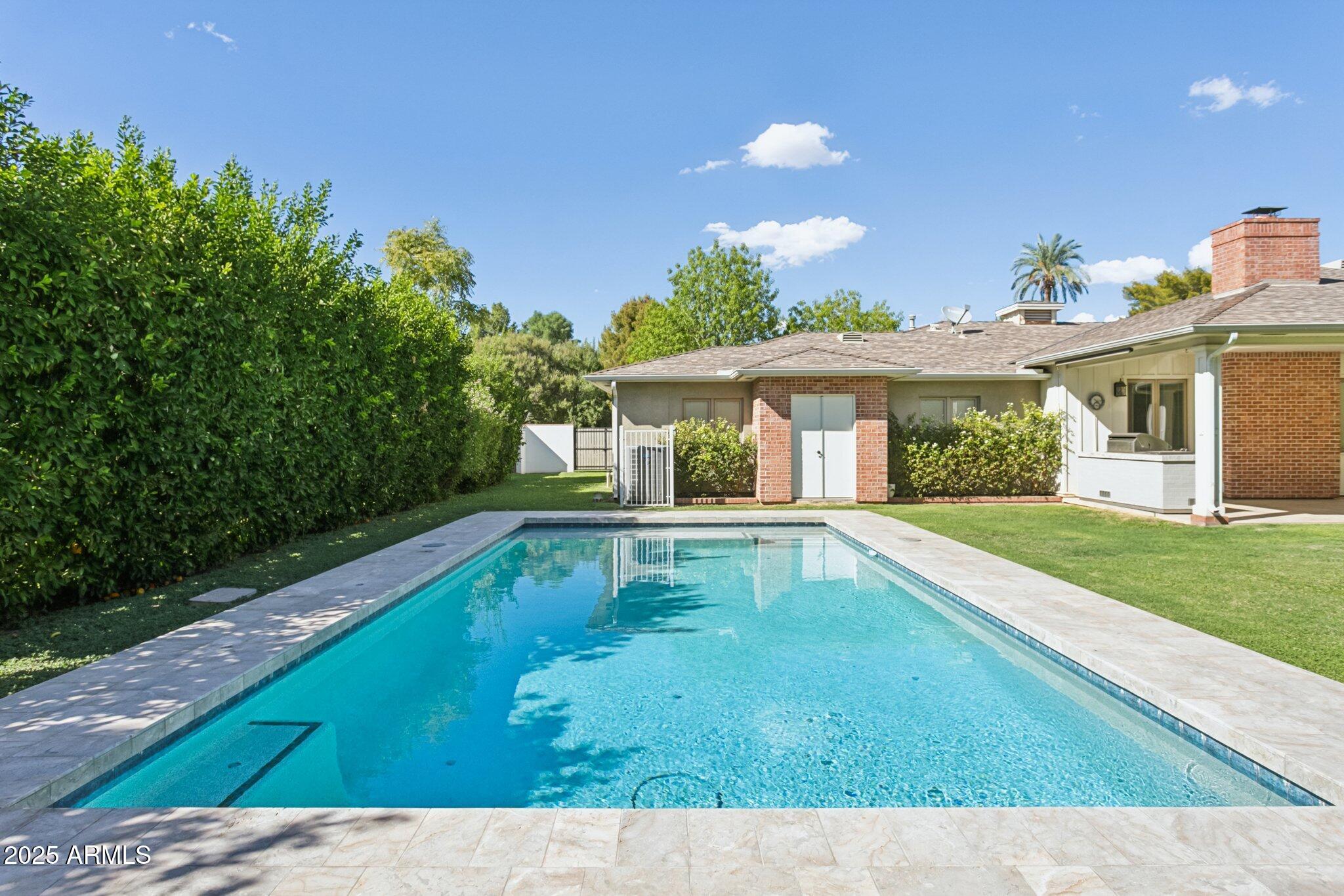 325 W PALO VERDE Drive