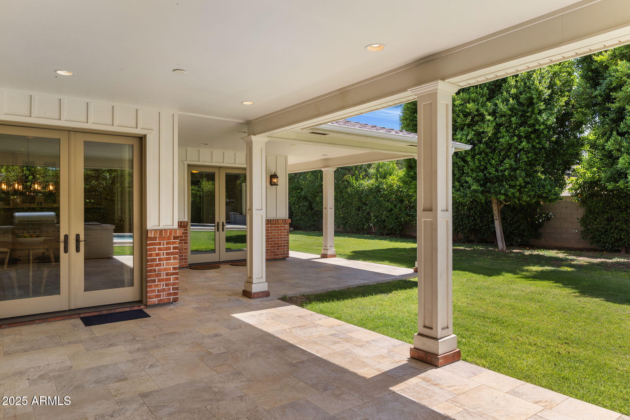 325 W PALO VERDE Drive