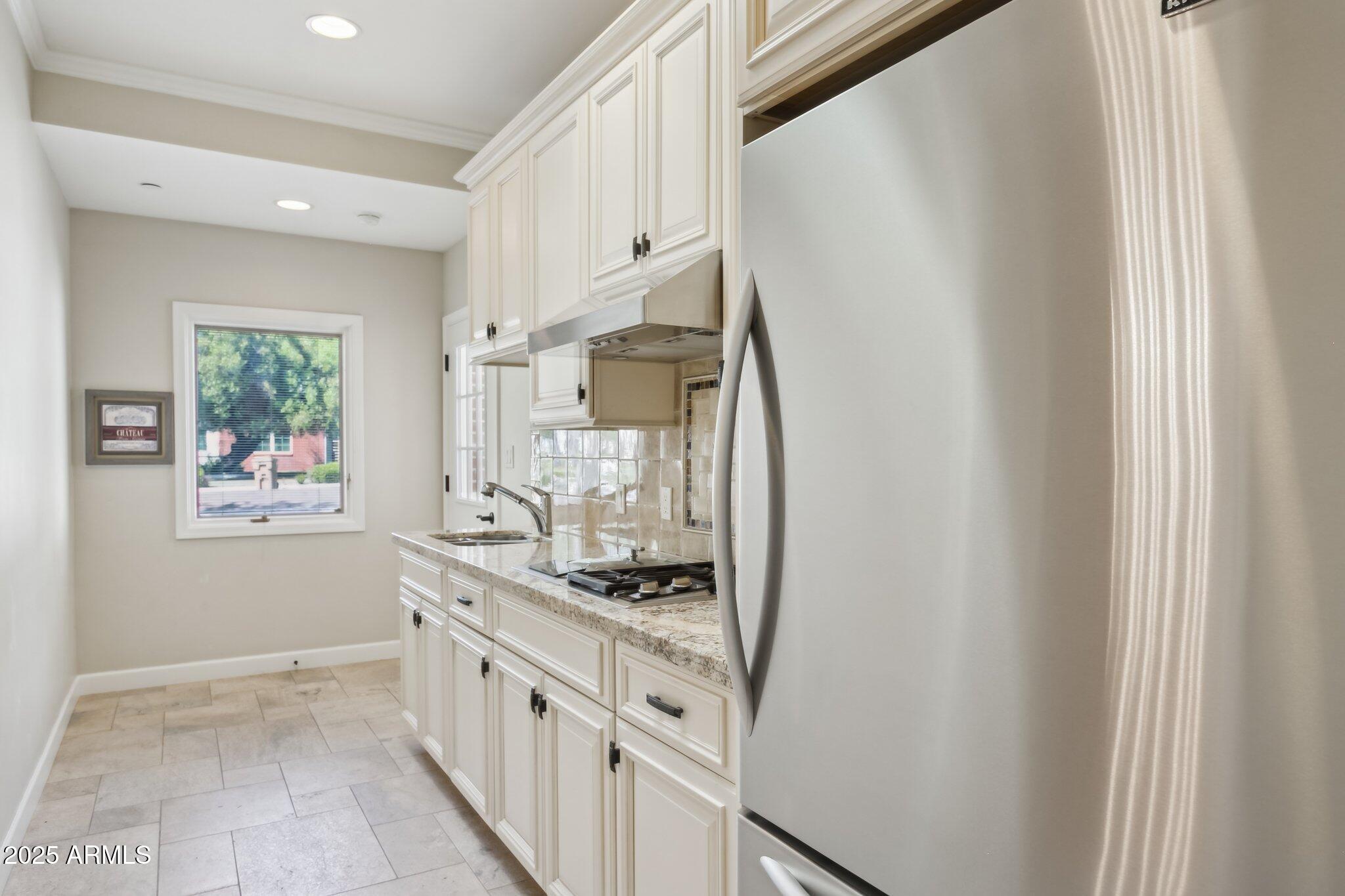 325 W PALO VERDE Drive