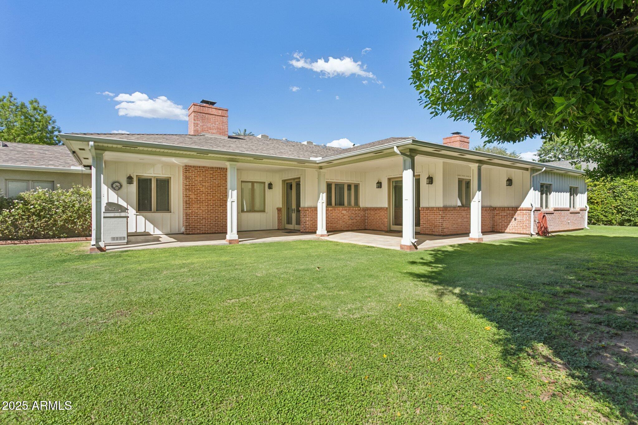 325 W PALO VERDE Drive