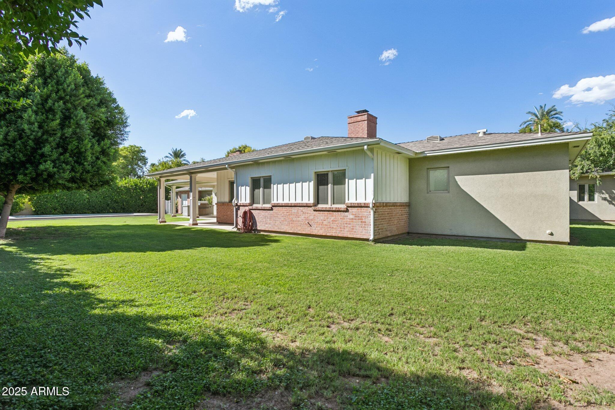325 W PALO VERDE Drive