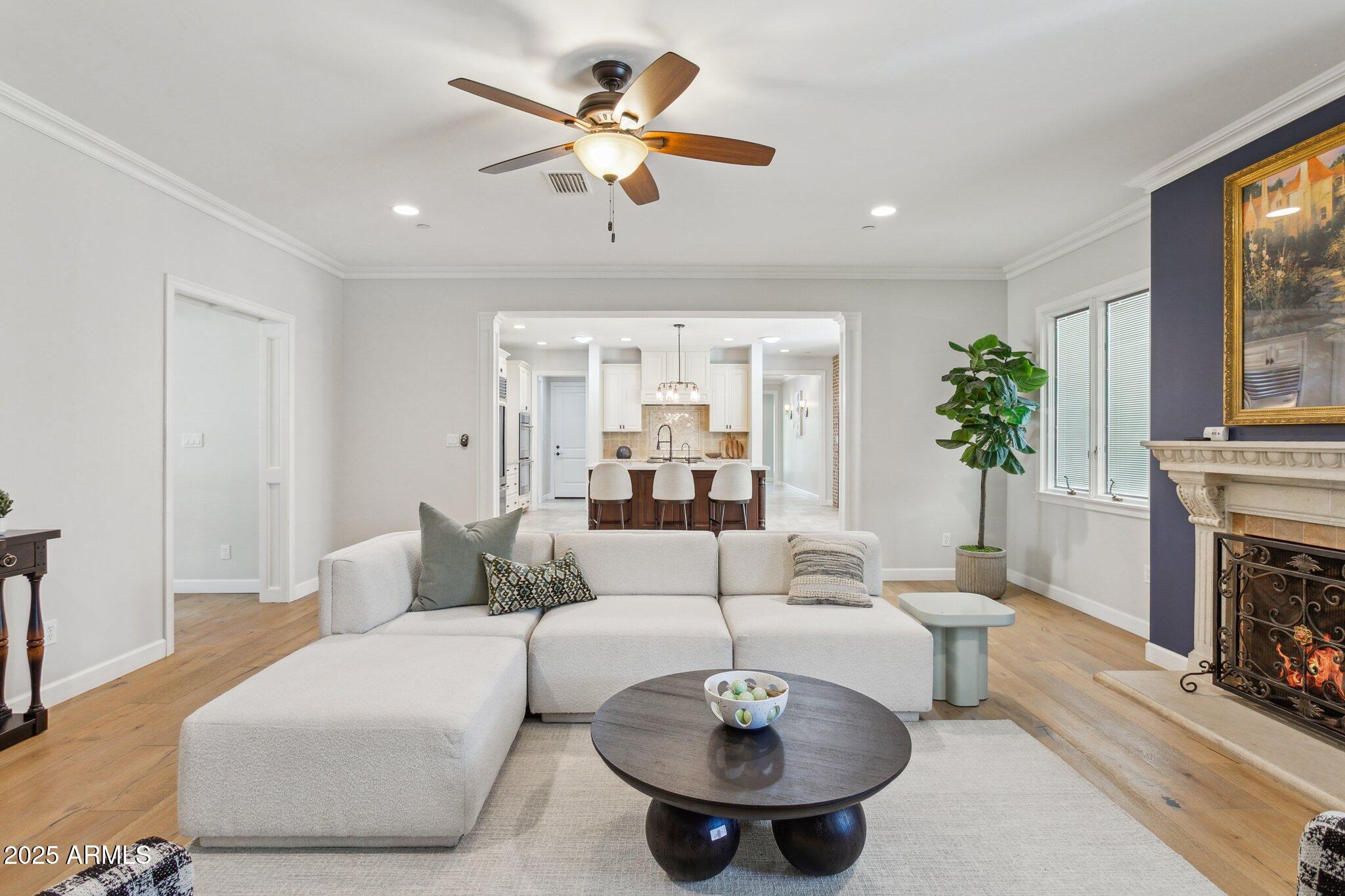 325 W PALO VERDE Drive