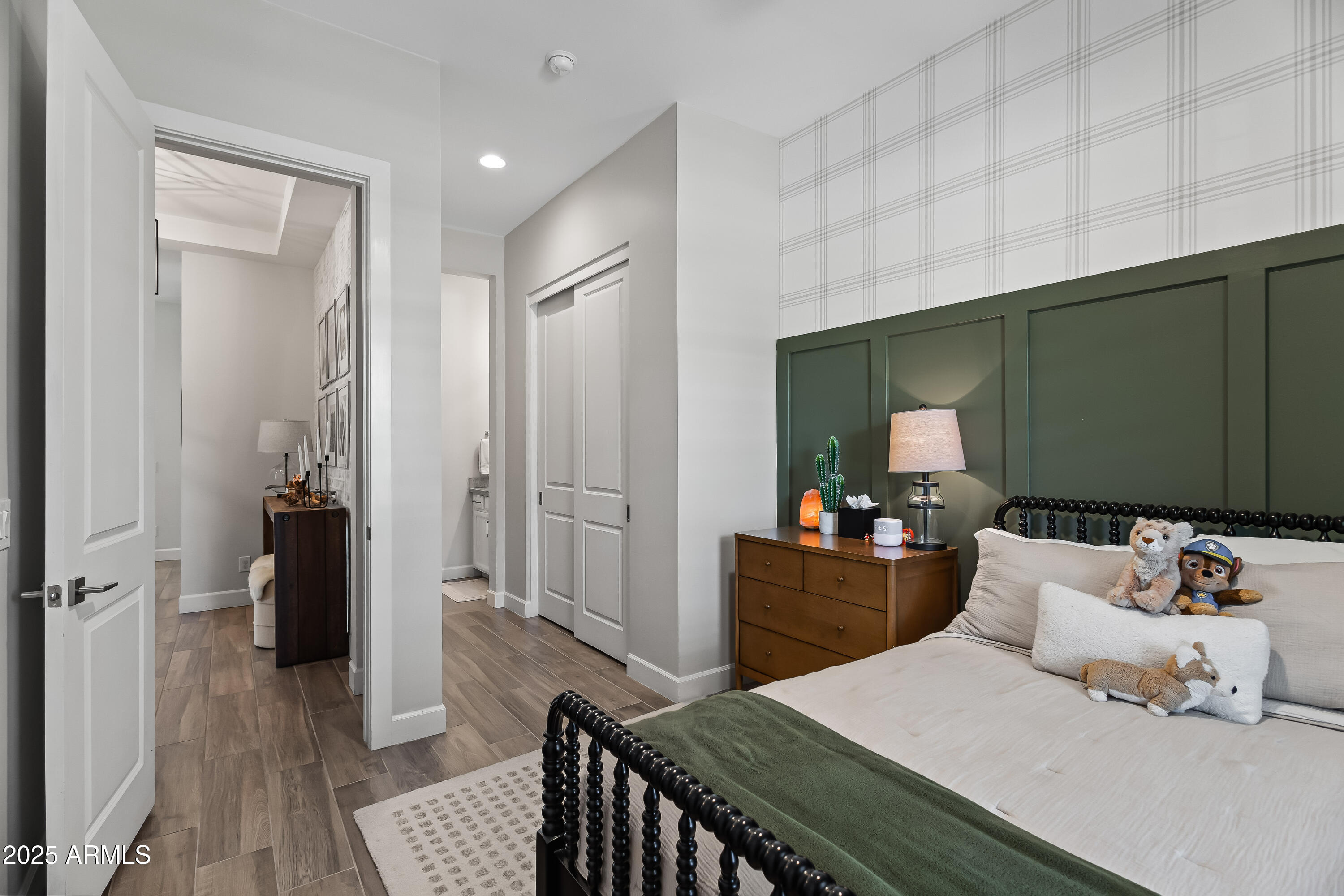 3838 E CRITTENDEN Lane, Phoenix