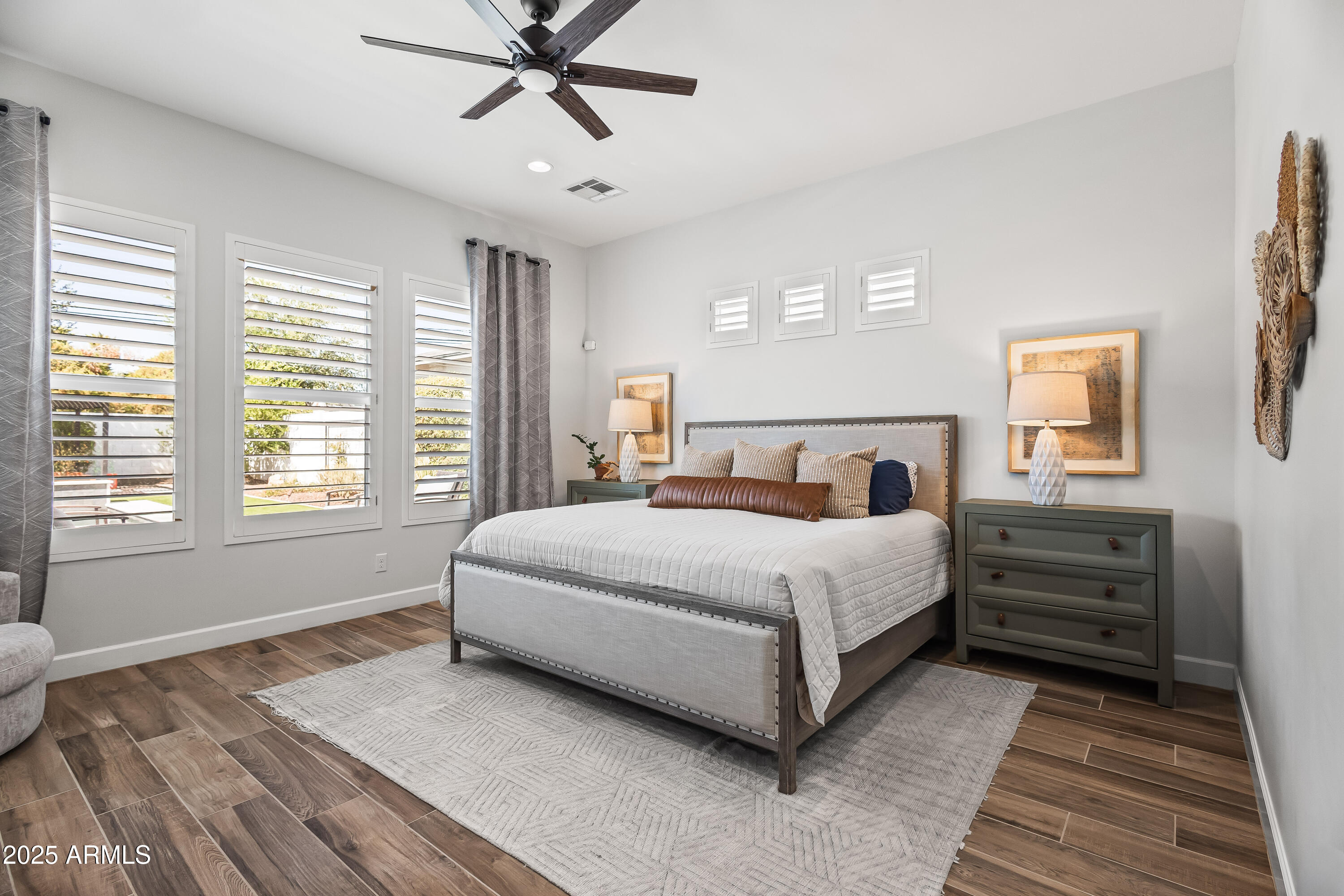 3838 E CRITTENDEN Lane, Phoenix