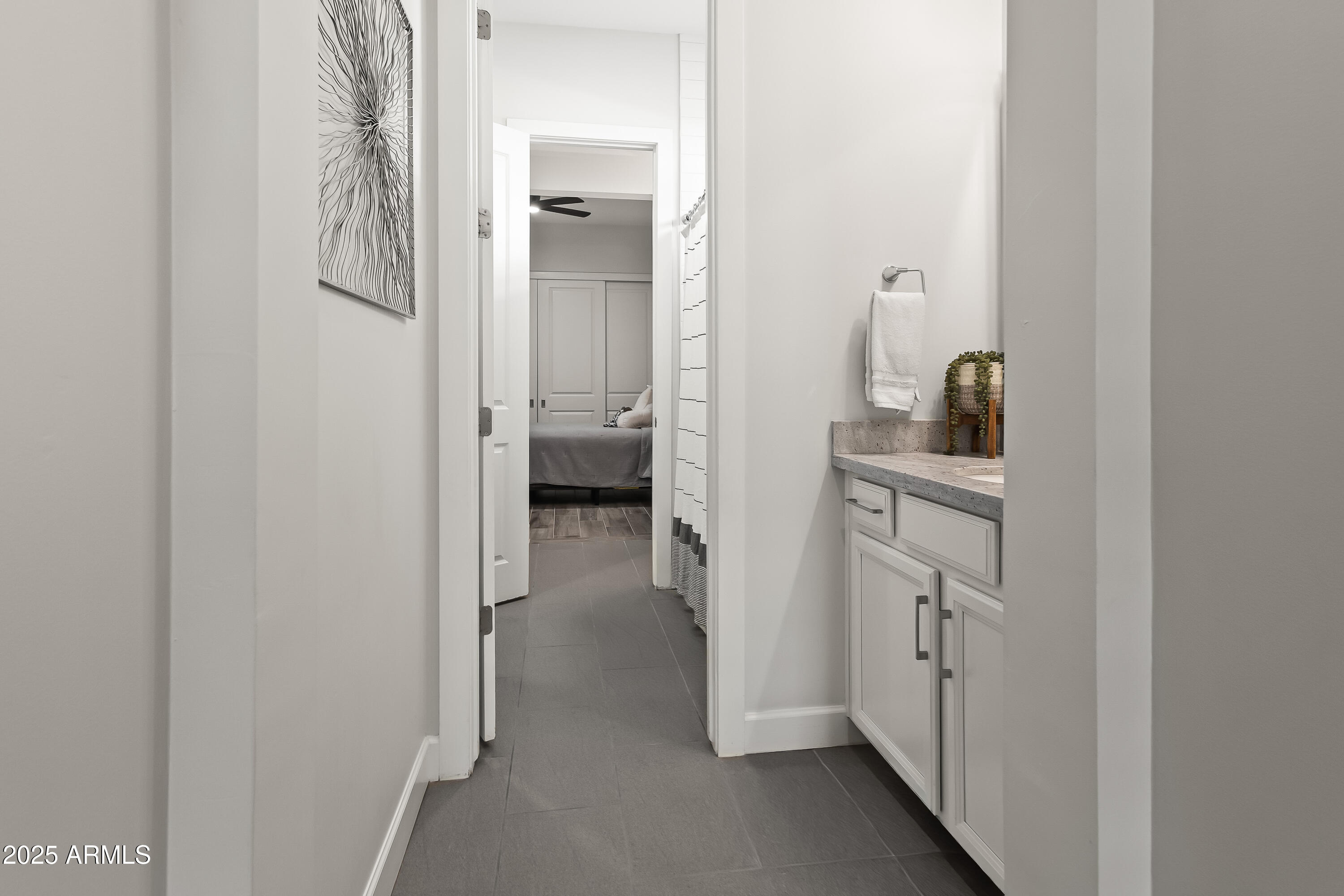 3838 E CRITTENDEN Lane, Phoenix