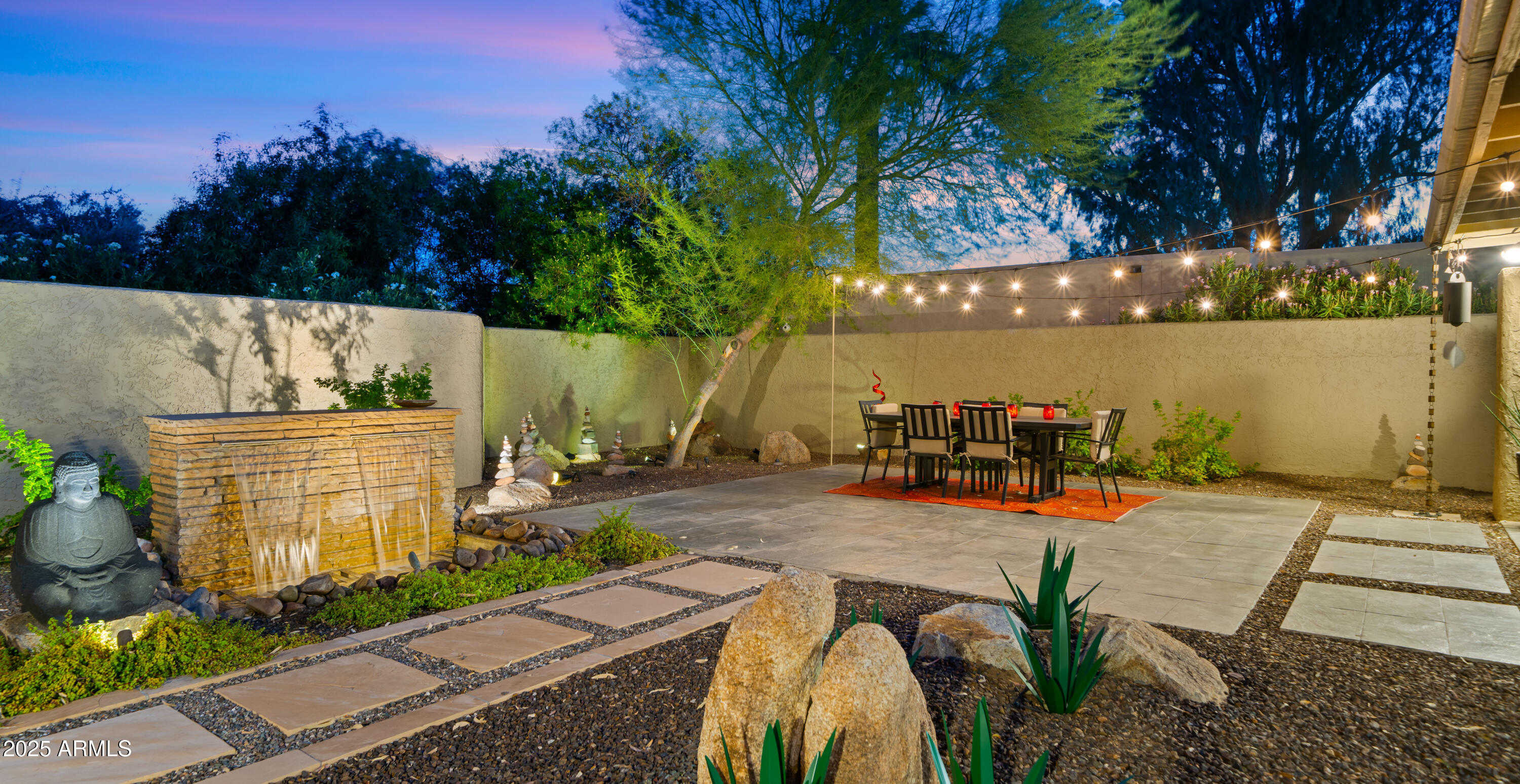 2423 E MARSHALL Avenue