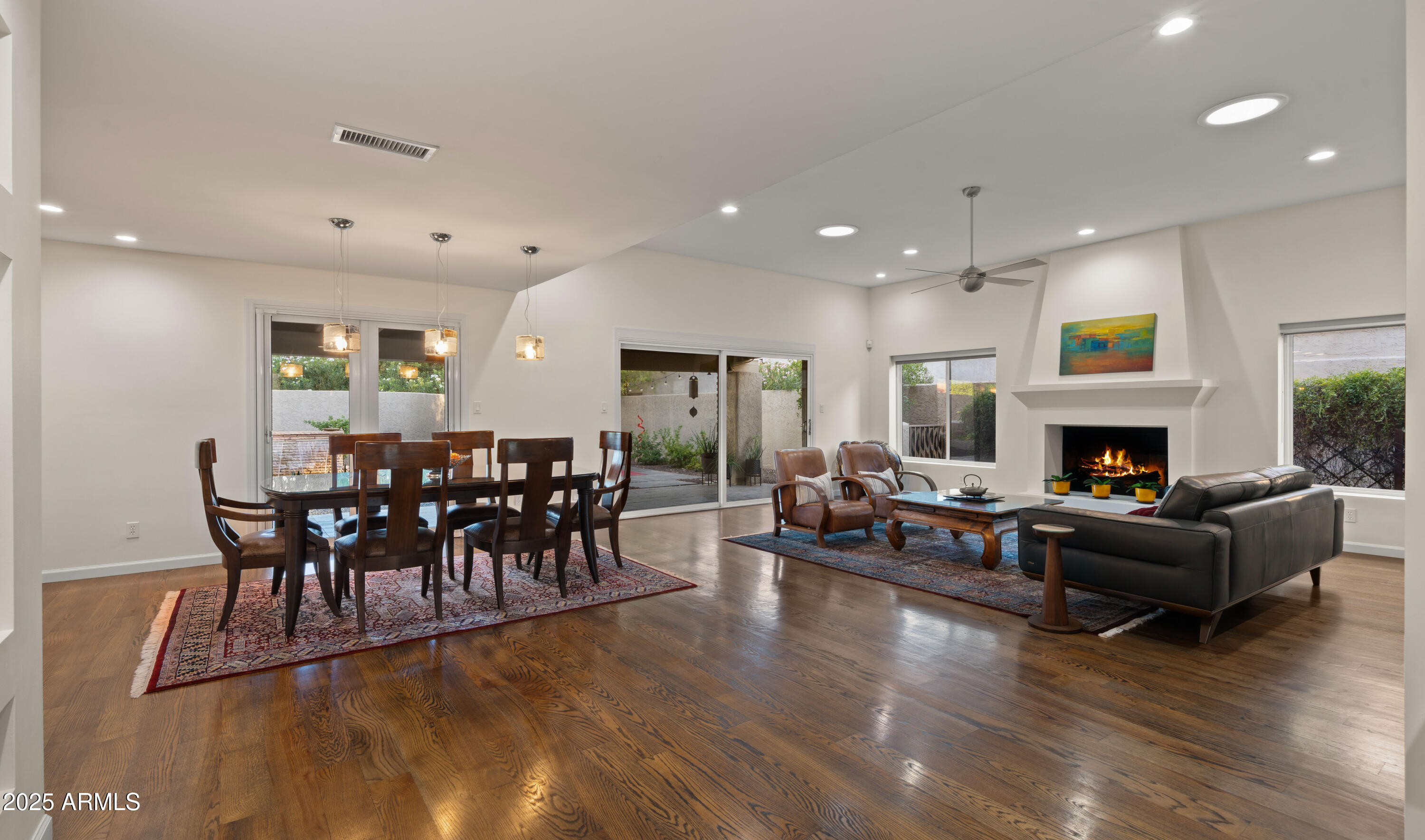 2423 E MARSHALL Avenue