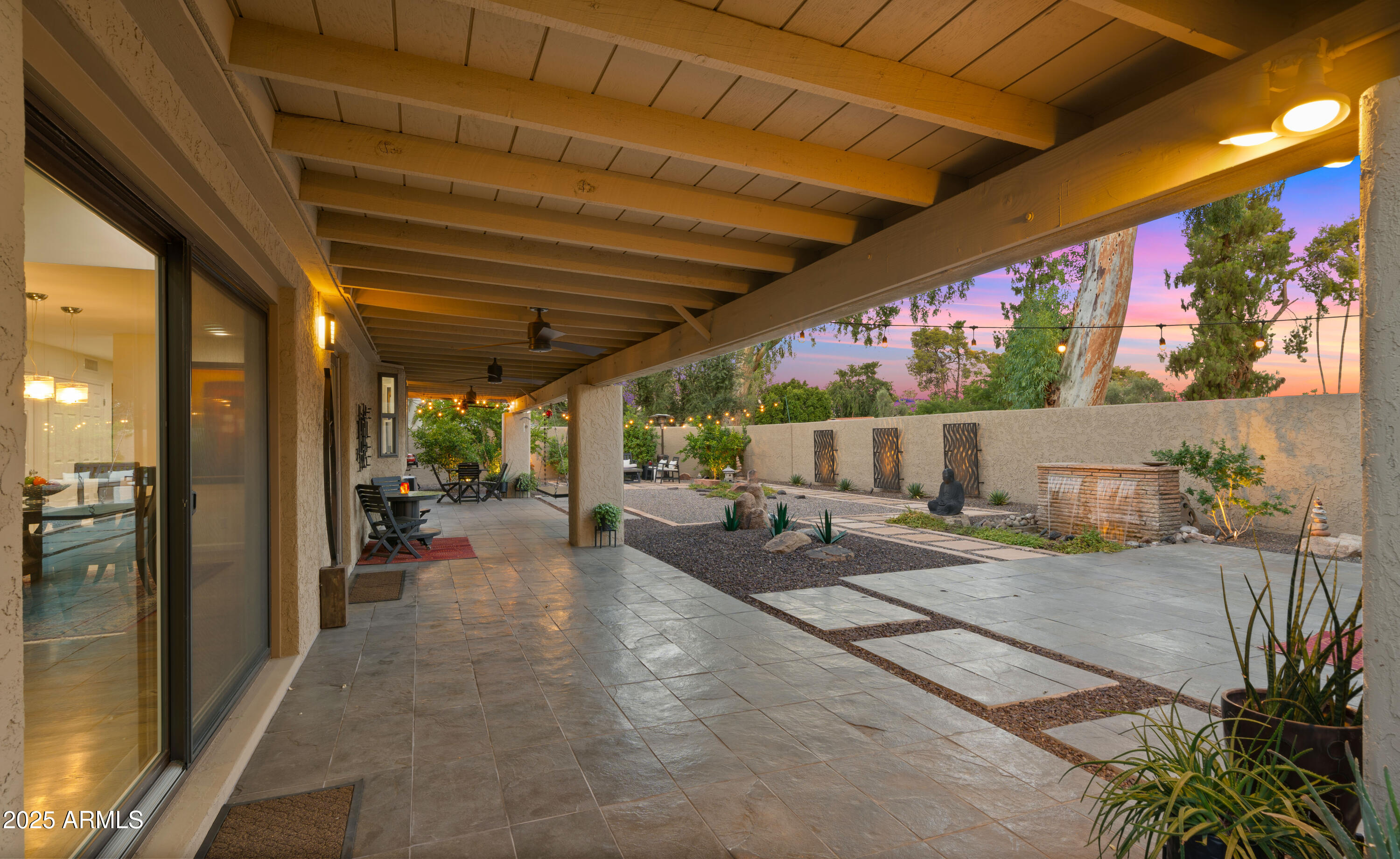 2423 E MARSHALL Avenue