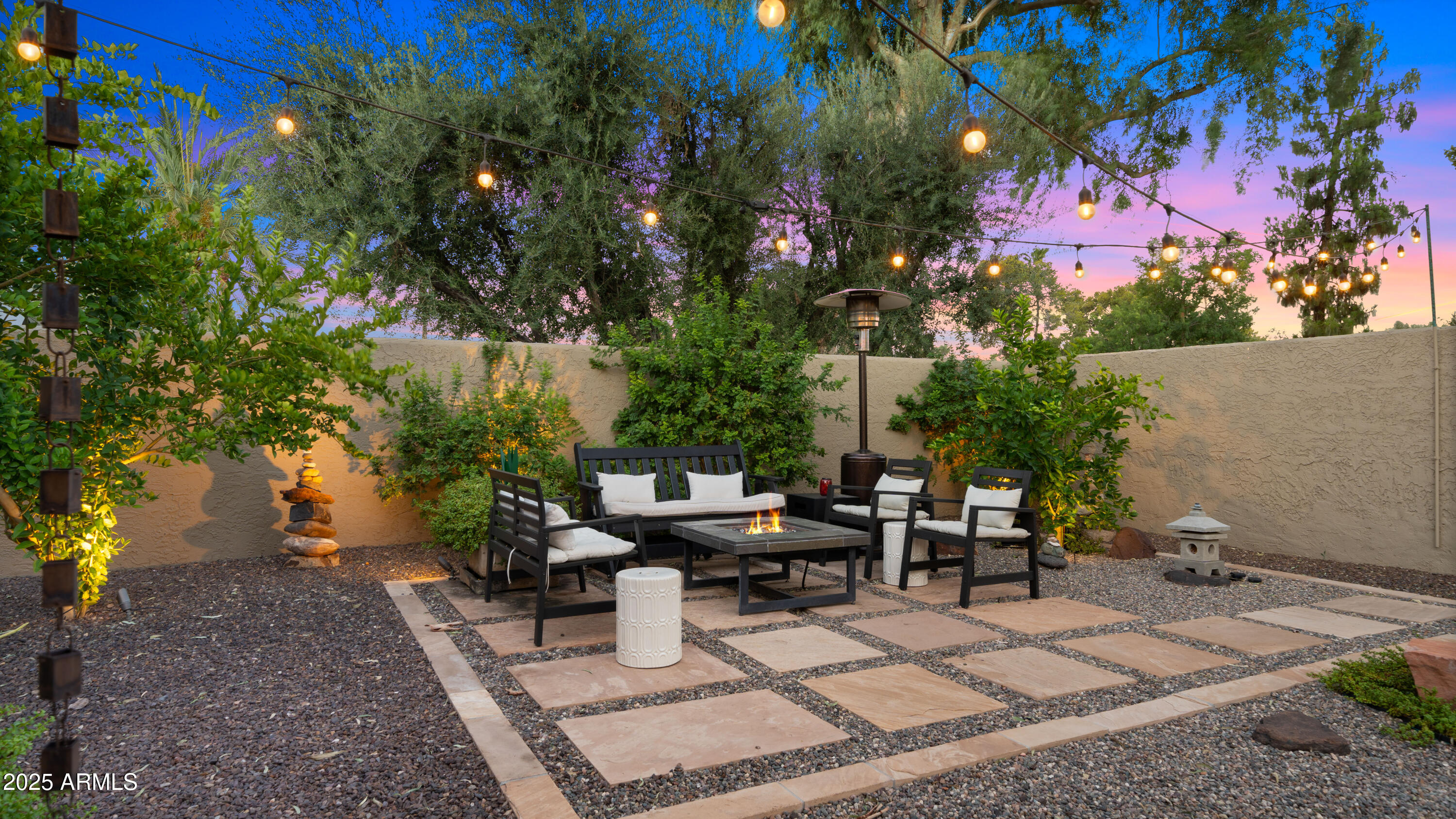 2423 E MARSHALL Avenue