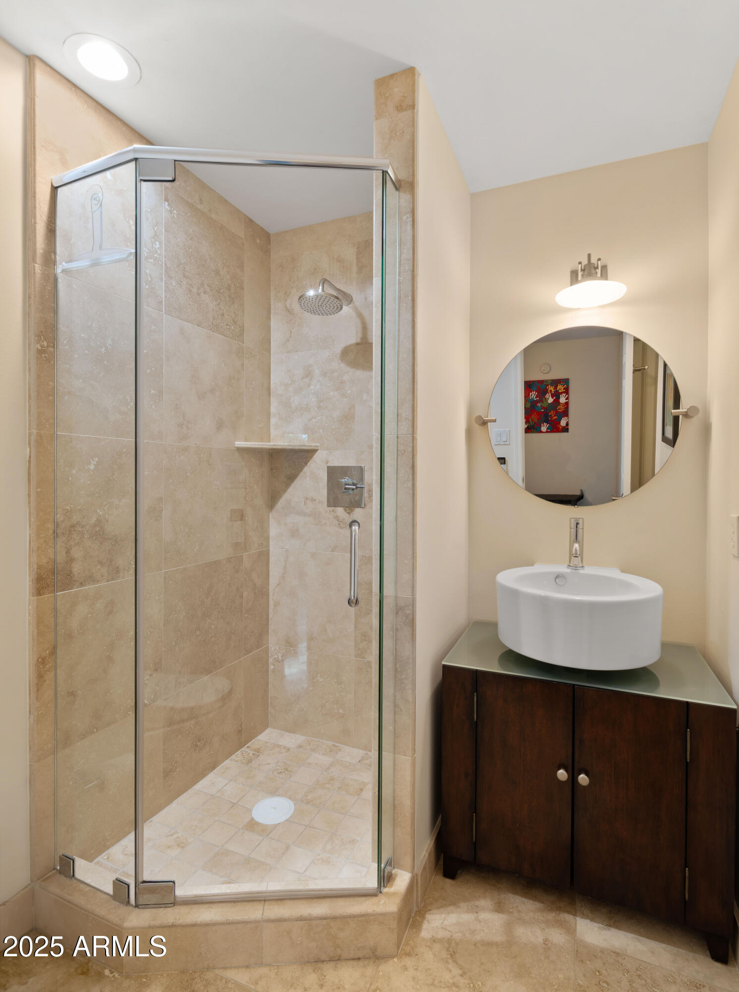 2423 E MARSHALL Avenue