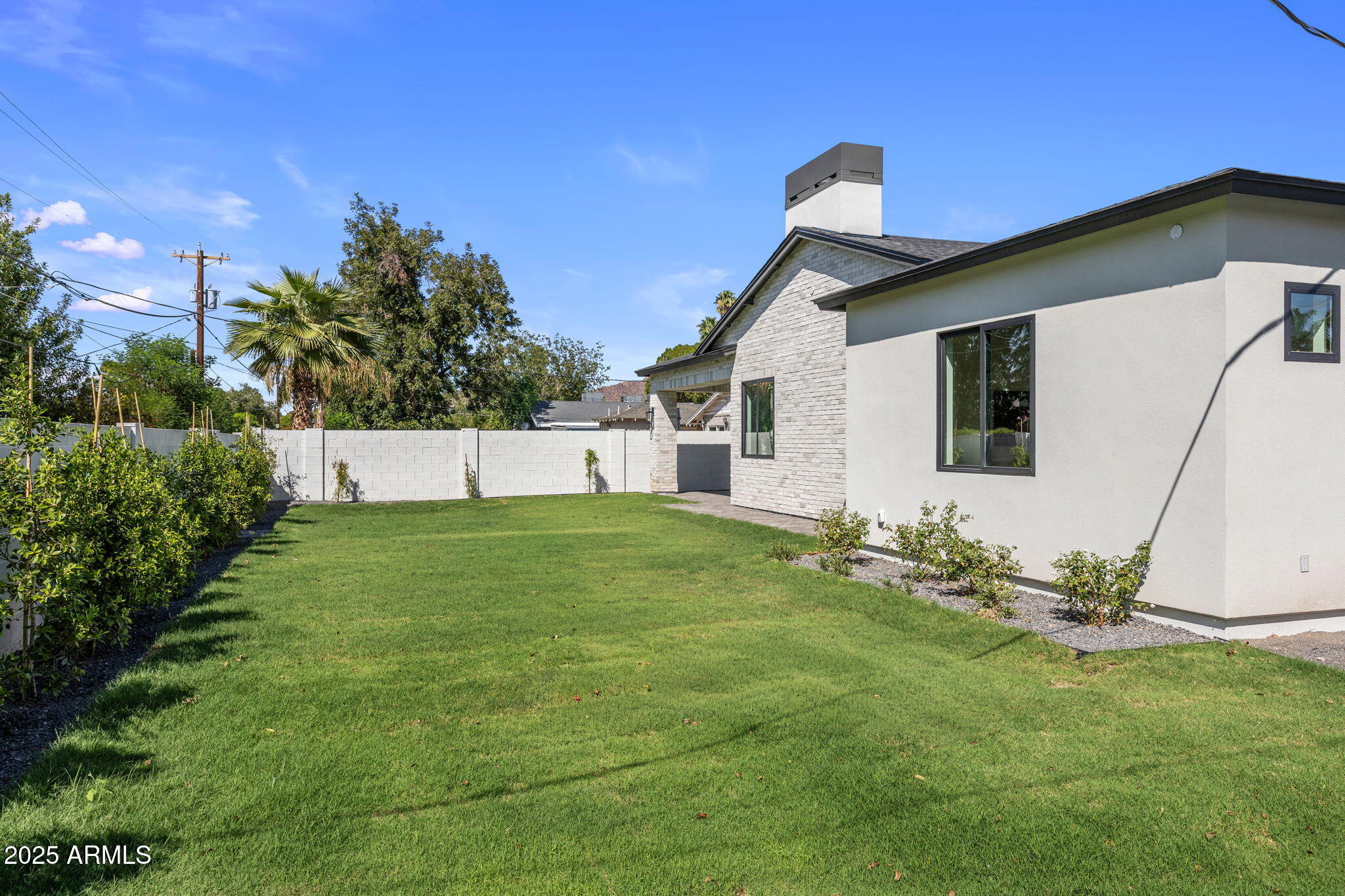 2942 N 47TH Place