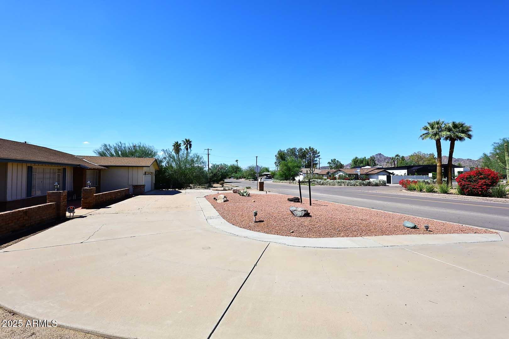 4211 E STANFORD Drive