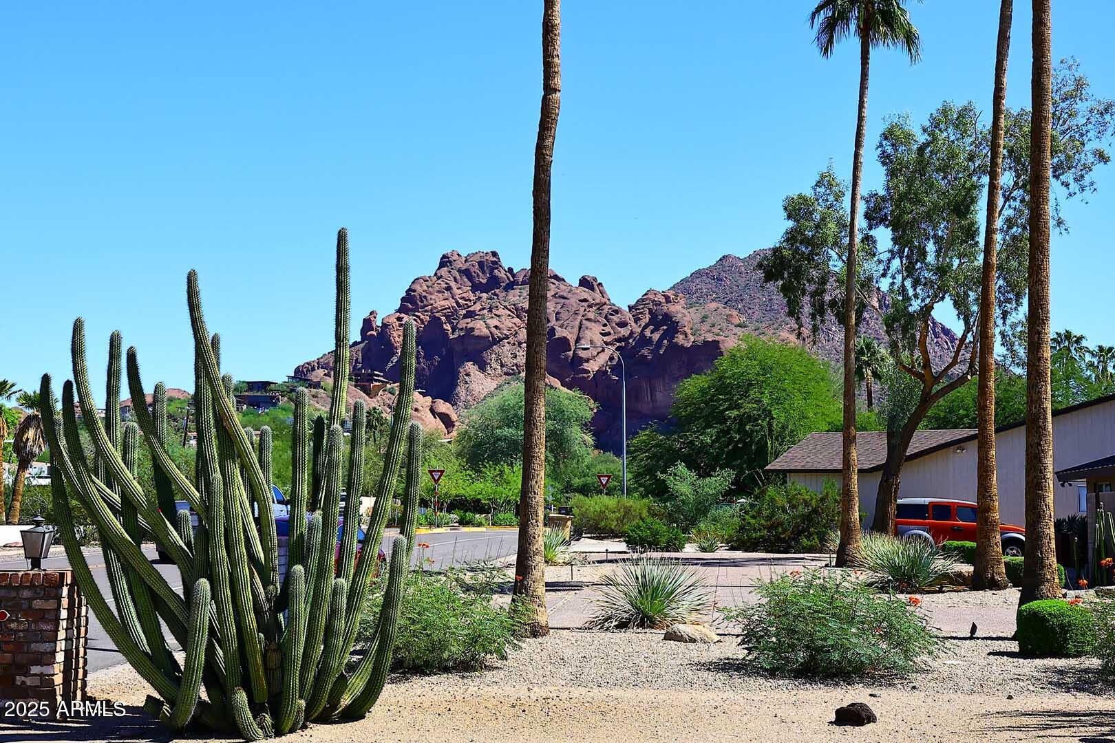 4211 E STANFORD Drive