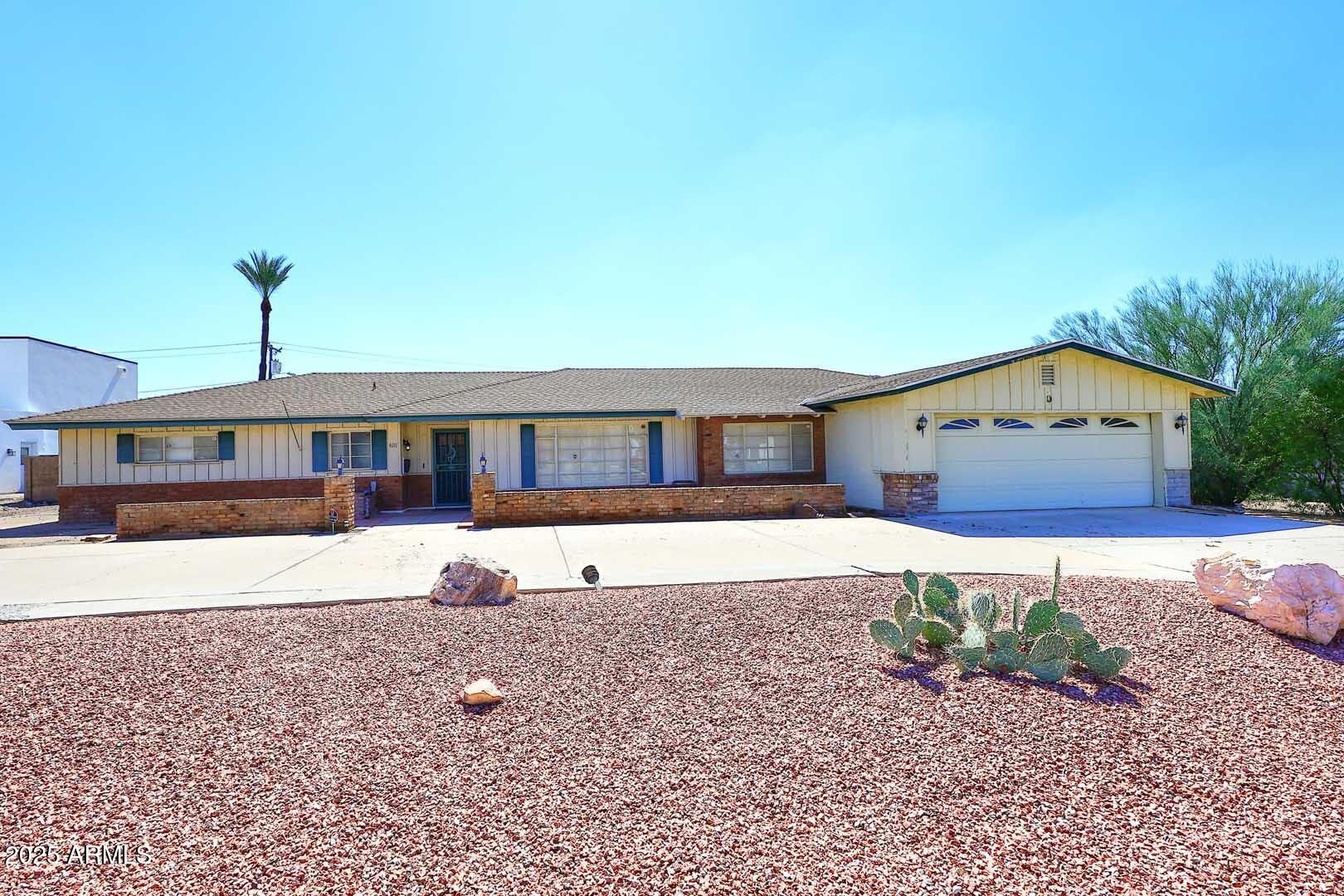 4211 E STANFORD Drive