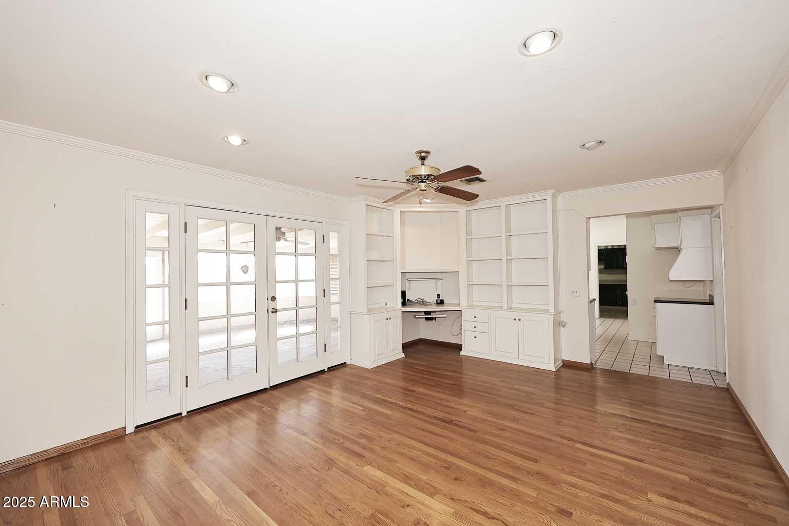 4211 E STANFORD Drive