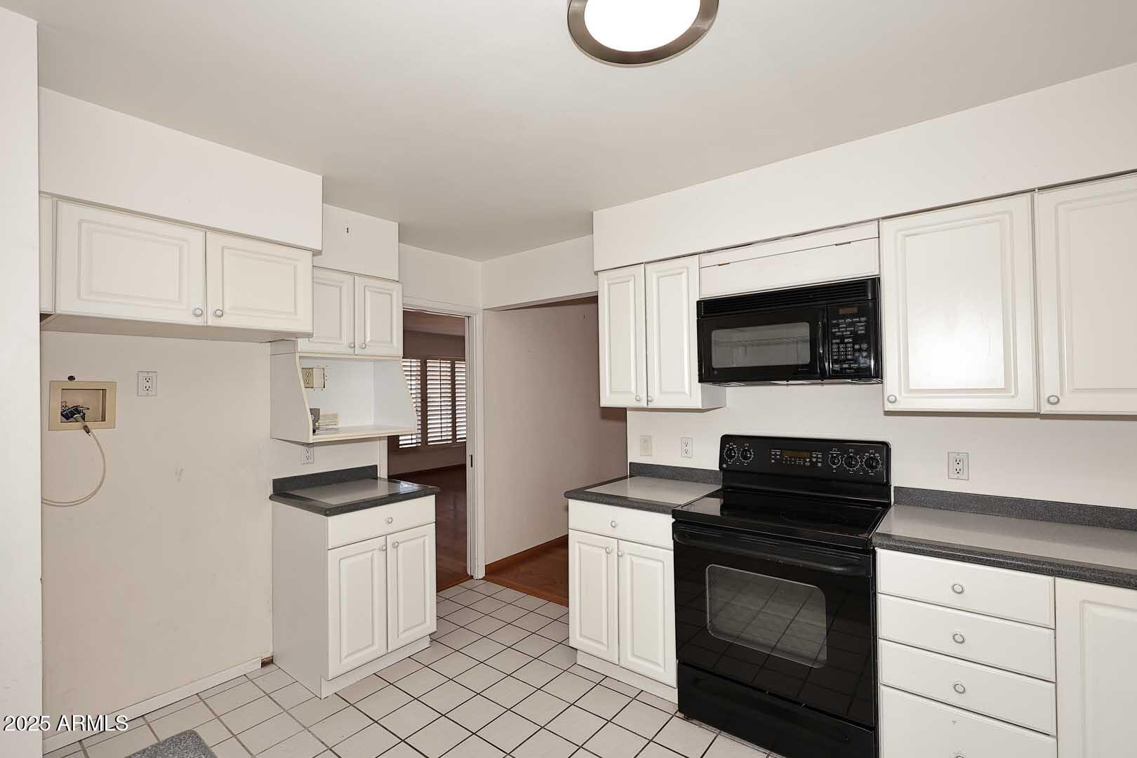 4211 E STANFORD Drive