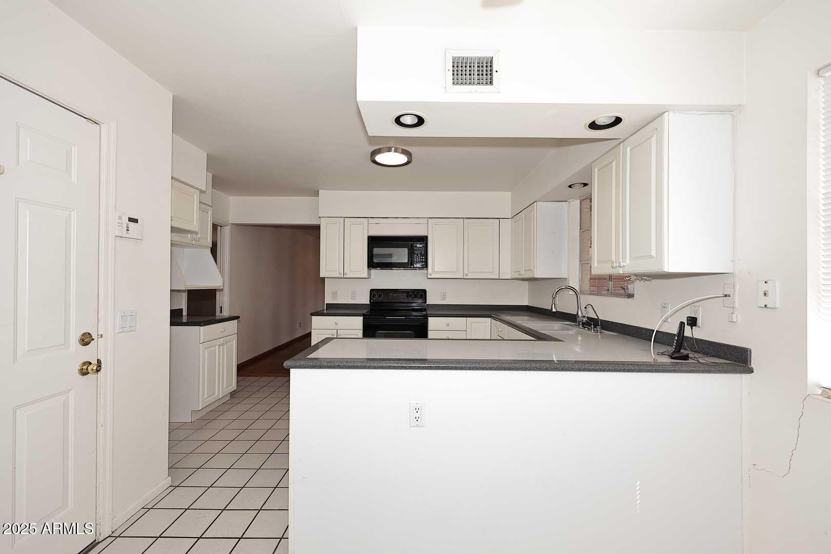 4211 E STANFORD Drive