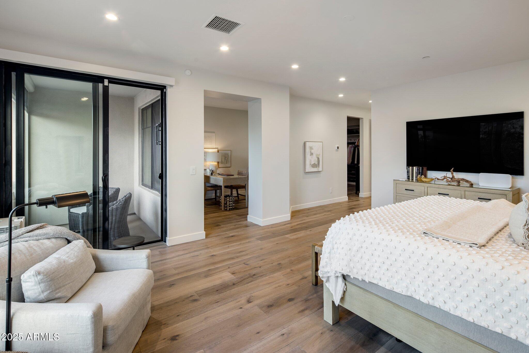 6500 E CAMELBACK Road, 1010