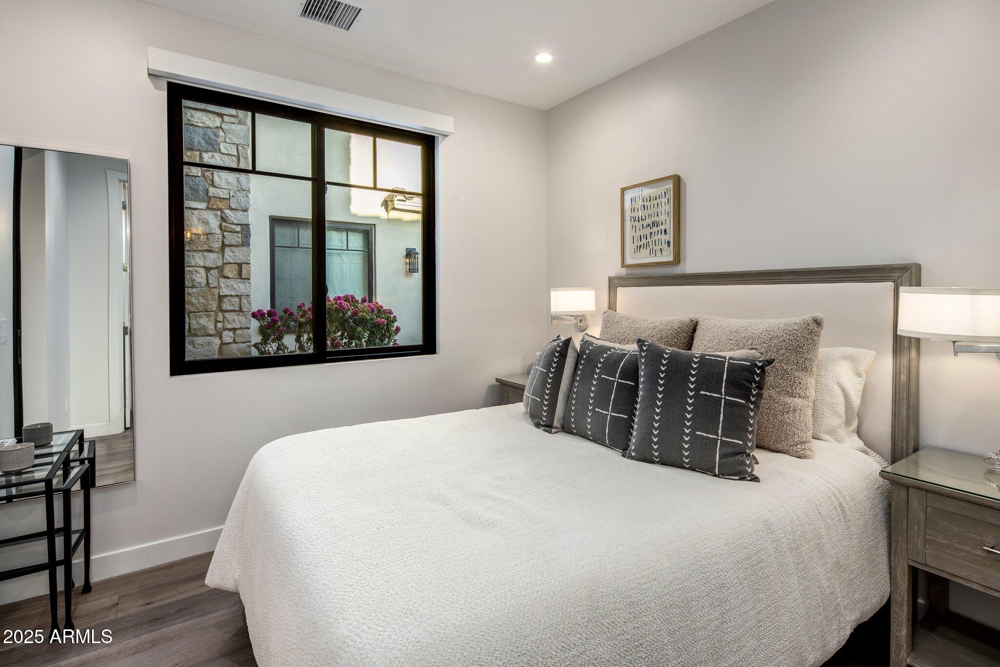 6500 E CAMELBACK Road, 1010