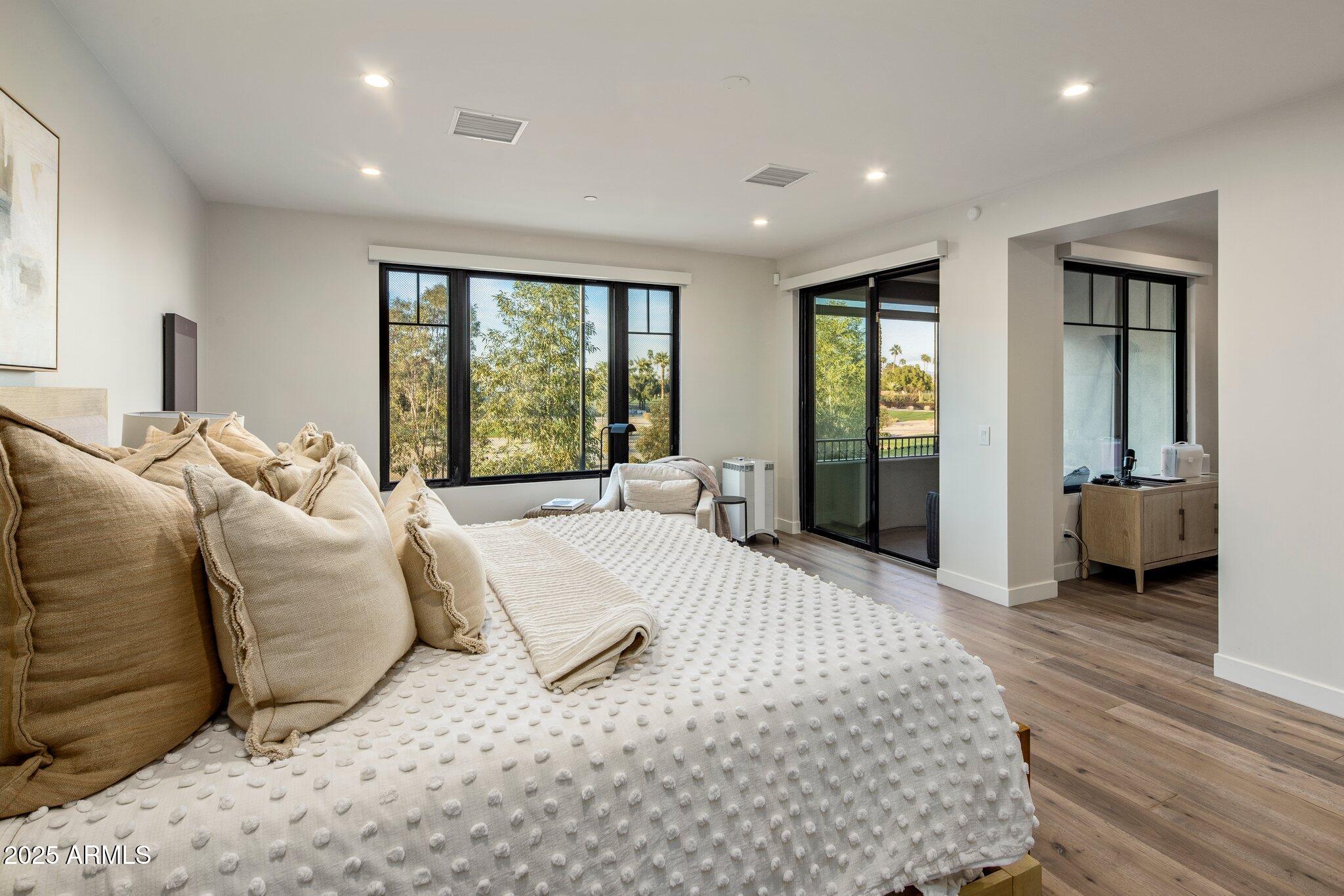 6500 E CAMELBACK Road, 1010